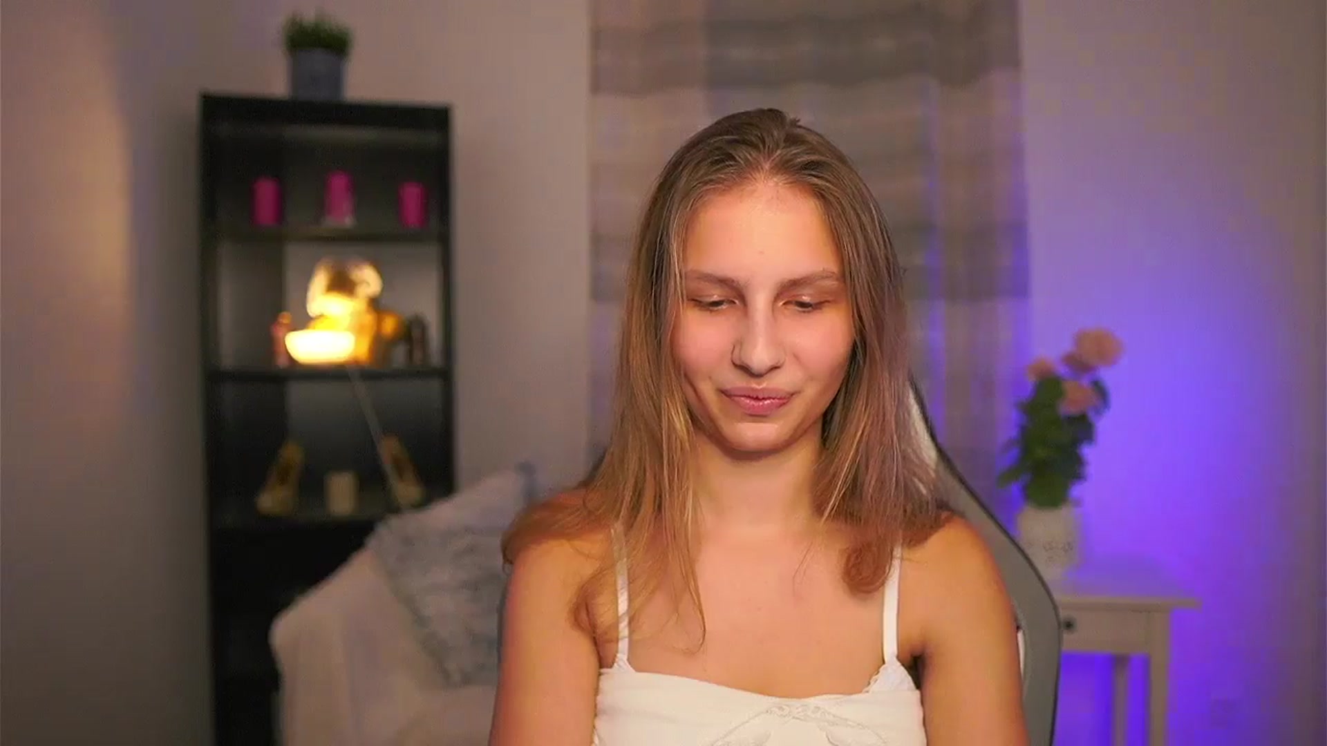 Gallery image thumbnail from Emmie_murray's myfreecams stream on, 02/28/2026, 20:19 image 20 of 20