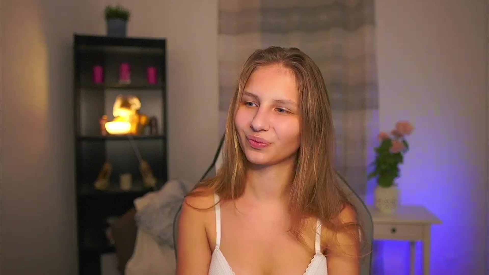 Gallery image thumbnail from Emmie_murray's myfreecams stream on, 02/28/2026, 23:11 image 12 of 20