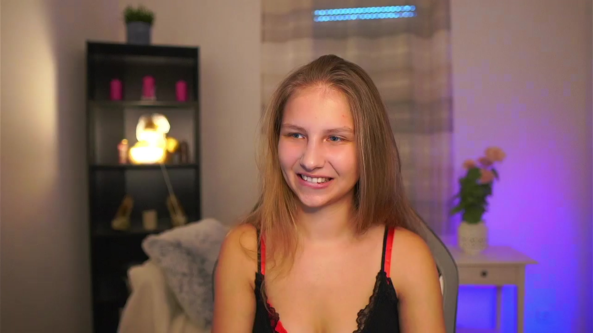 Gallery image thumbnail from Emmie_murray's myfreecams stream on, 03/01/2026, 15:55 image 1 of 20