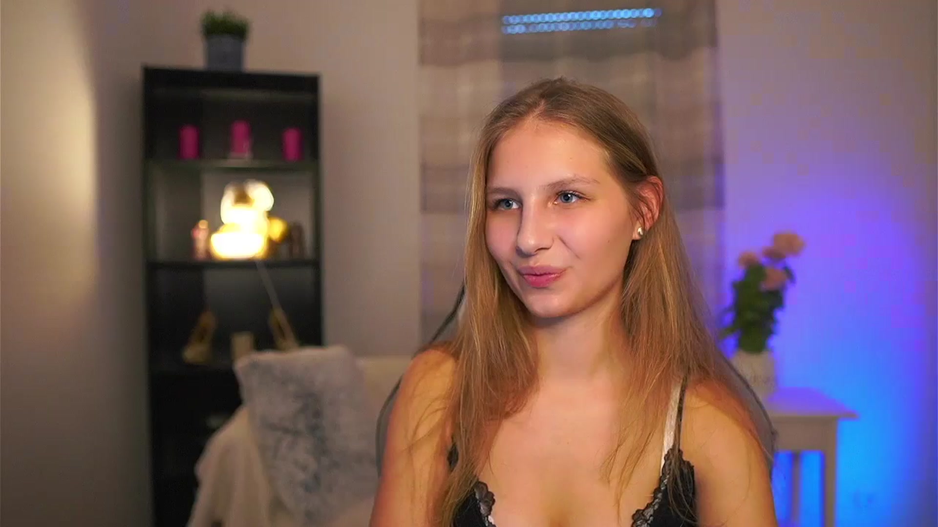 Gallery image thumbnail from Emmie_murray's myfreecams stream on, 03/04/2026, 15:19 image 20 of 20