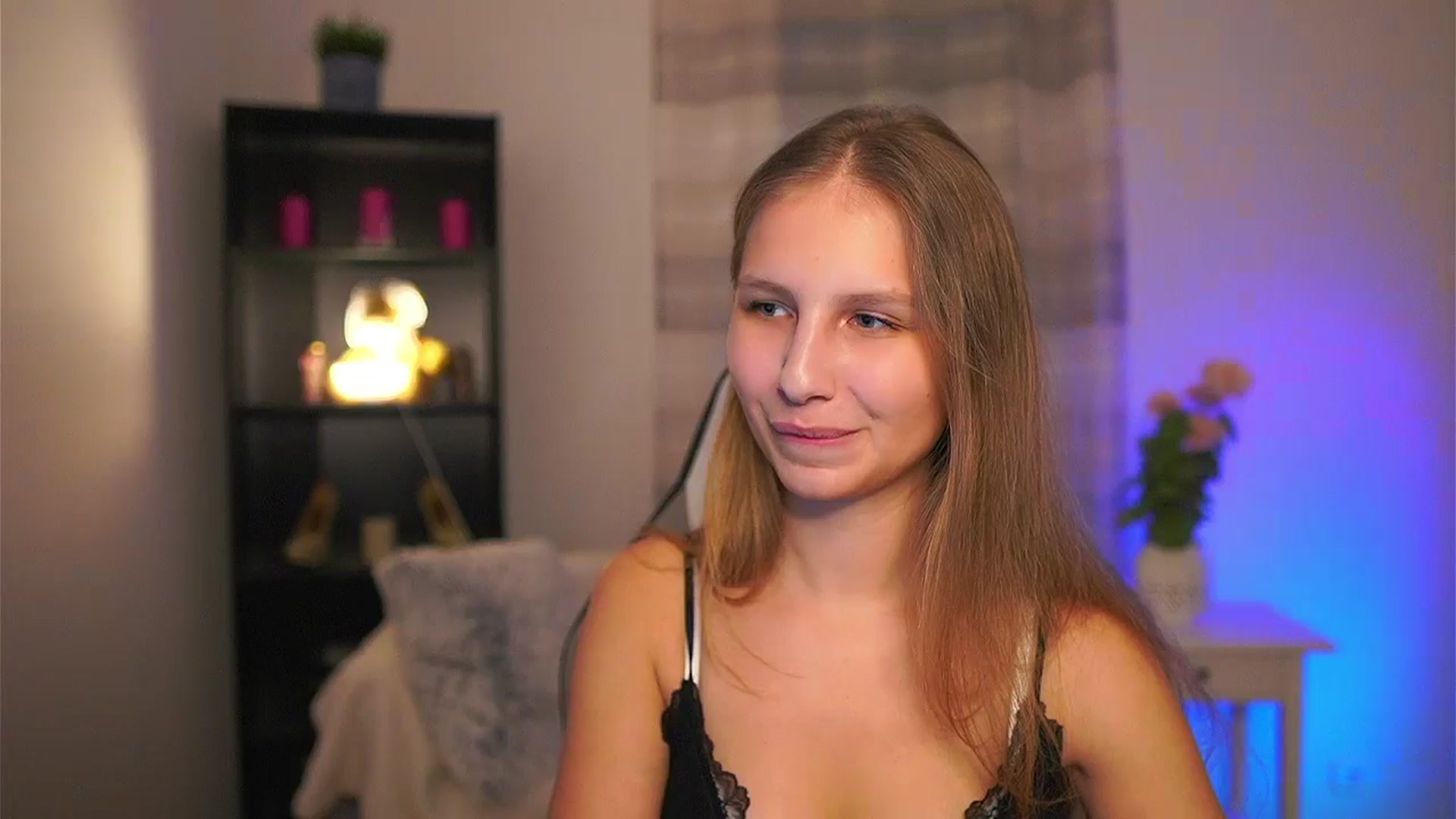 Gallery image thumbnail from Emmie_murray's myfreecams stream on, 03/04/2026, 16:58 image 12 of 20