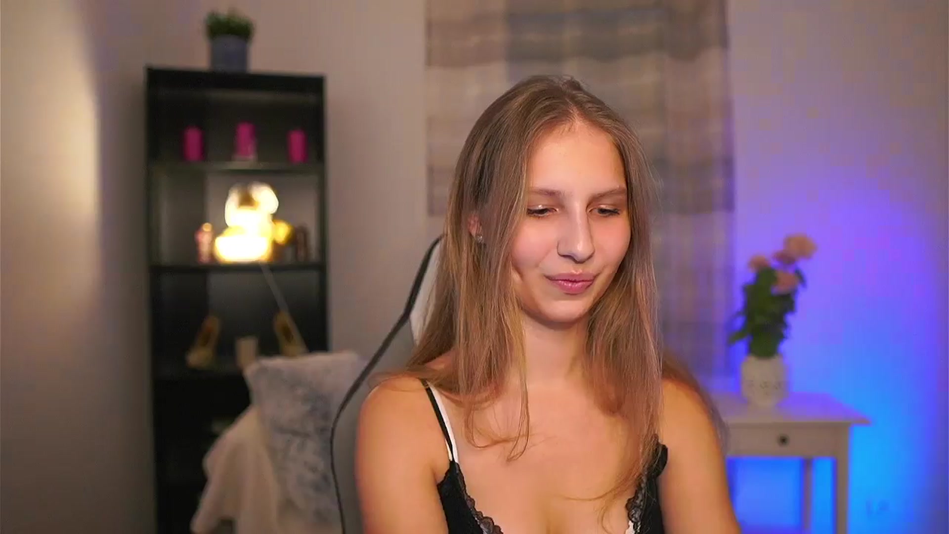 Gallery image thumbnail from Emmie_murray's myfreecams stream on, 03/04/2026, 16:58 image 11 of 20