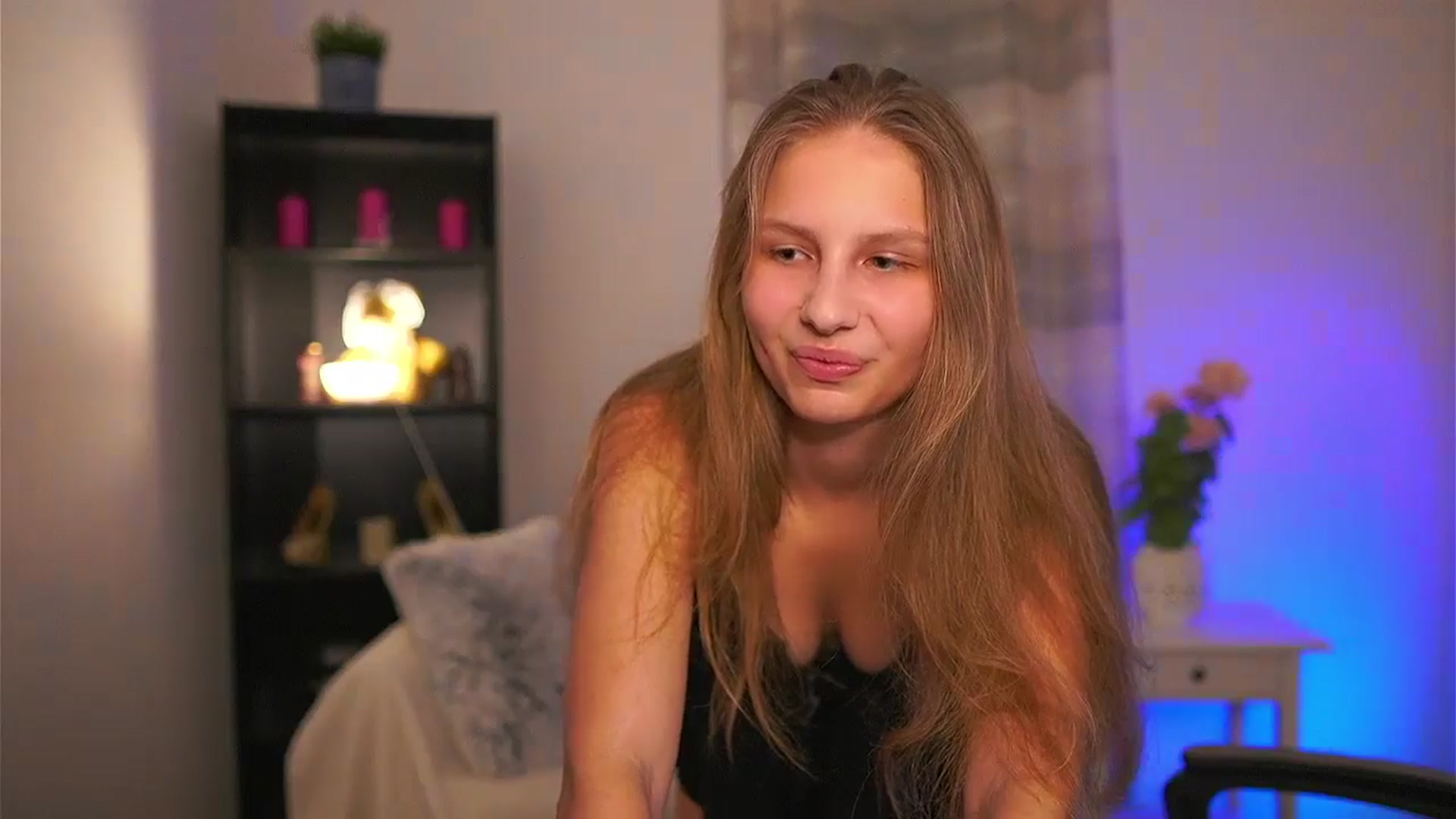 Gallery image thumbnail from Emmie_murray's myfreecams stream on, 03/05/2026, 21:56 image 8 of 20