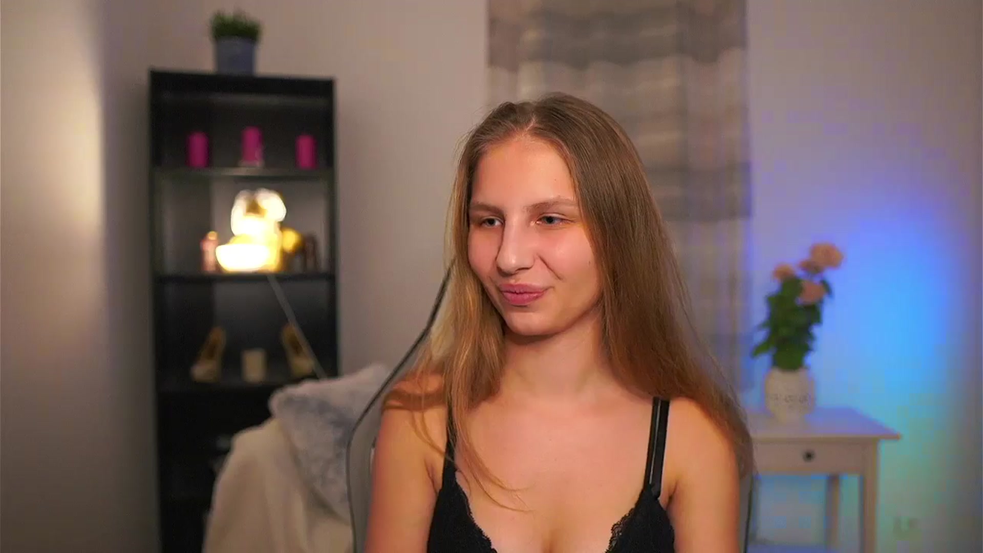 Gallery image thumbnail from Emmie_murray's myfreecams stream on, 03/05/2026, 23:00 image 8 of 20