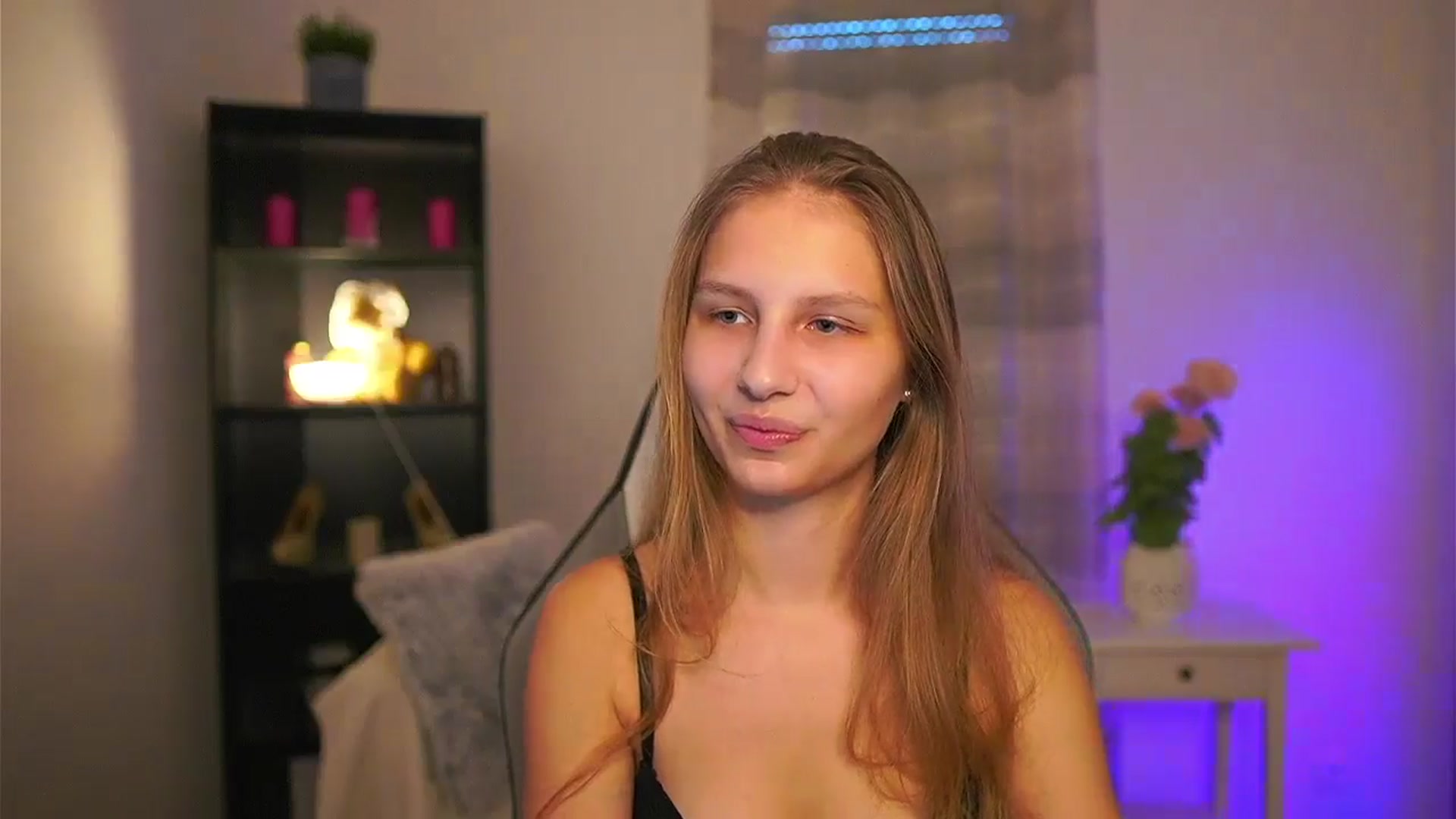 Gallery image thumbnail from Emmie_murray's myfreecams stream on, 03/07/2026, 15:56 image 17 of 20