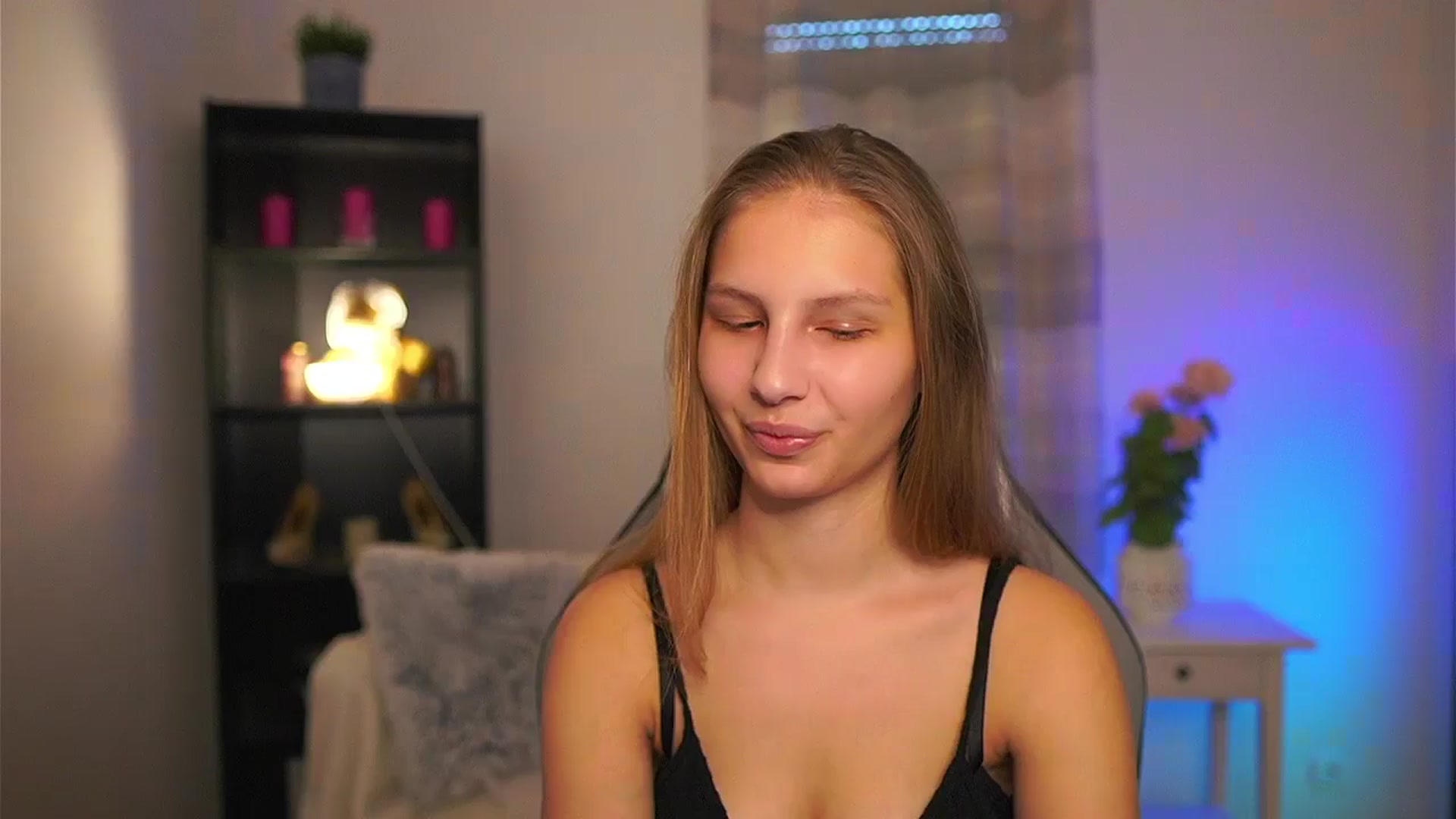 Gallery image thumbnail from Emmie_murray's myfreecams stream on, 03/08/2026, 15:25 image 1 of 20