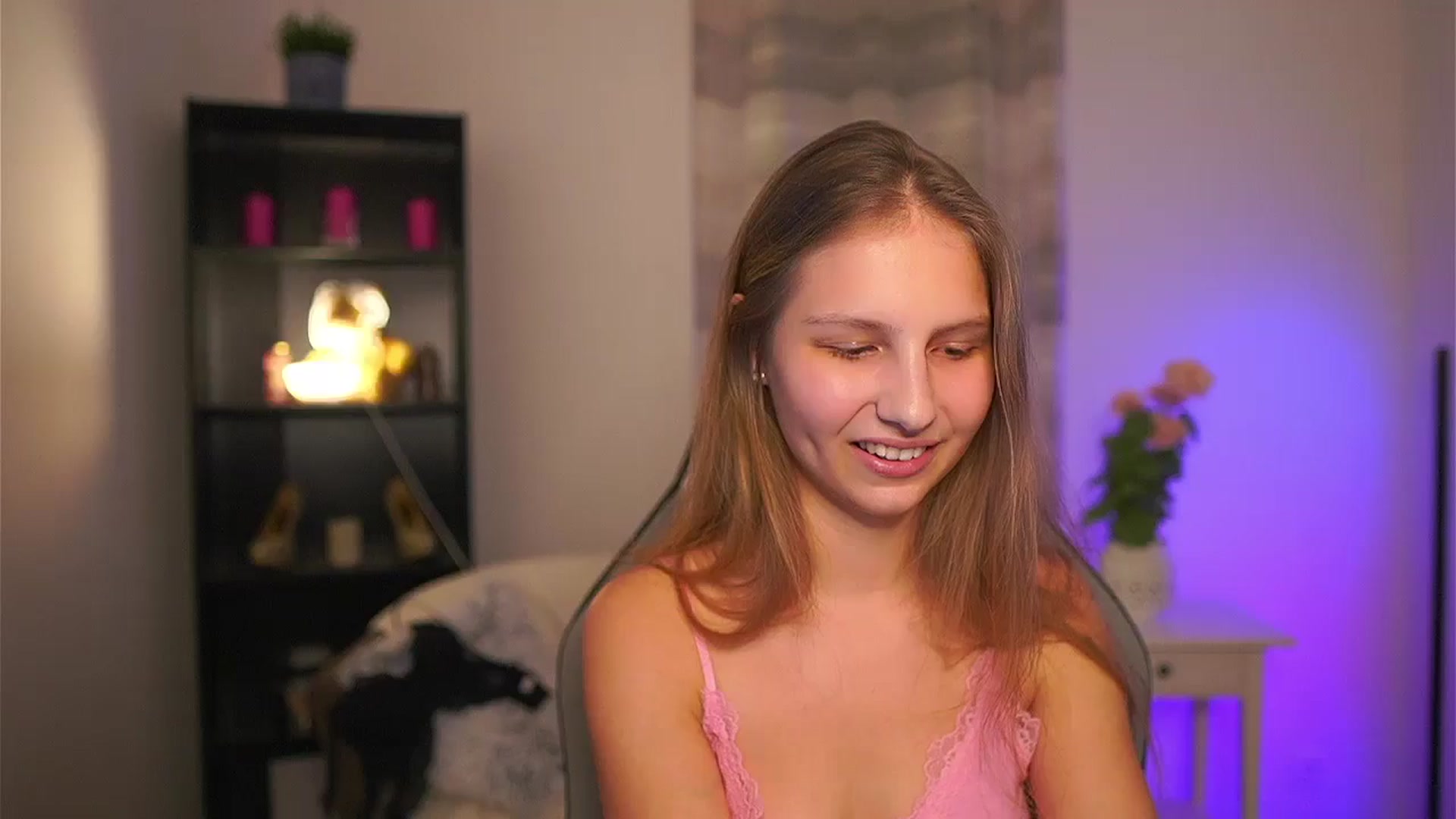 Gallery image thumbnail from Emmie_murray's myfreecams stream on, 03/11/2026, 18:15 image 20 of 20