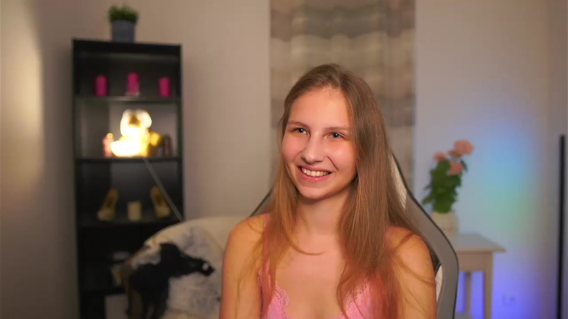 Gallery image thumbnail from Emmie_murray's myfreecams stream on, 03/11/2026, 19:00 image 5 of 20