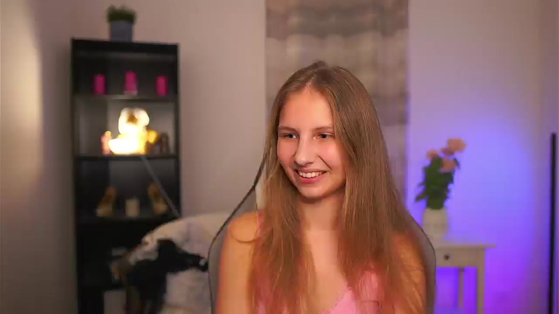 Gallery image thumbnail from Emmie_murray's myfreecams stream on, 03/11/2026, 19:00 image 13 of 20