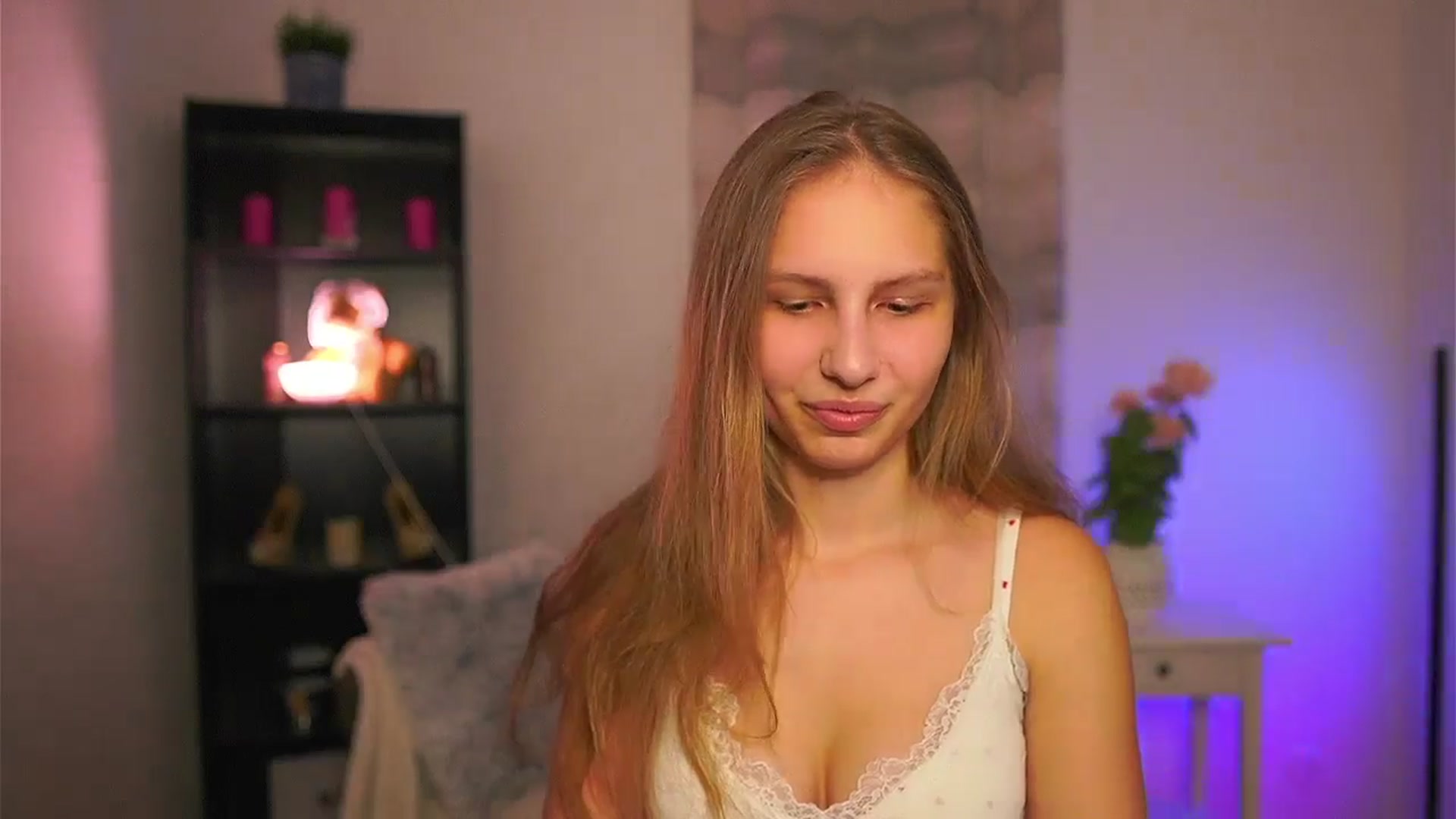 Gallery image thumbnail from Emmie_murray's myfreecams stream on, 03/12/2026, 20:22 image 16 of 20