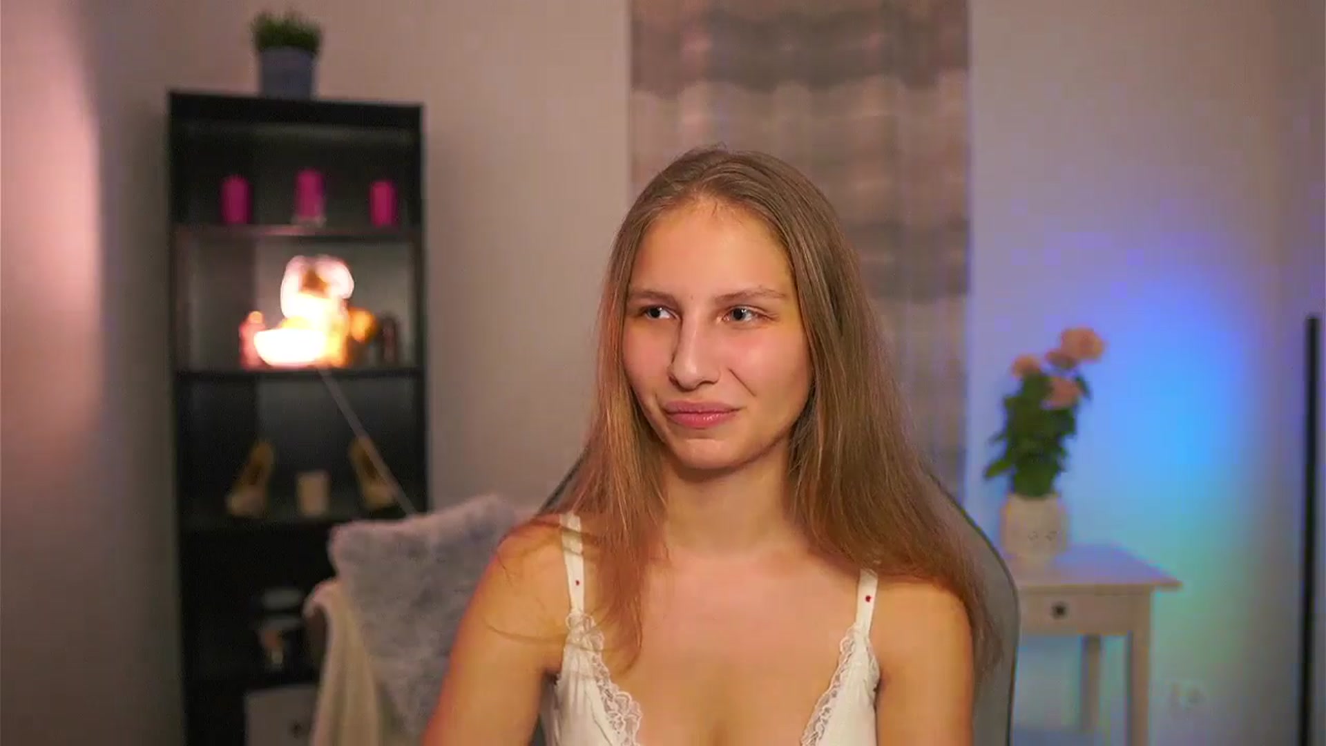 Gallery image thumbnail from Emmie_murray's myfreecams stream on, 03/12/2026, 20:22 image 13 of 20