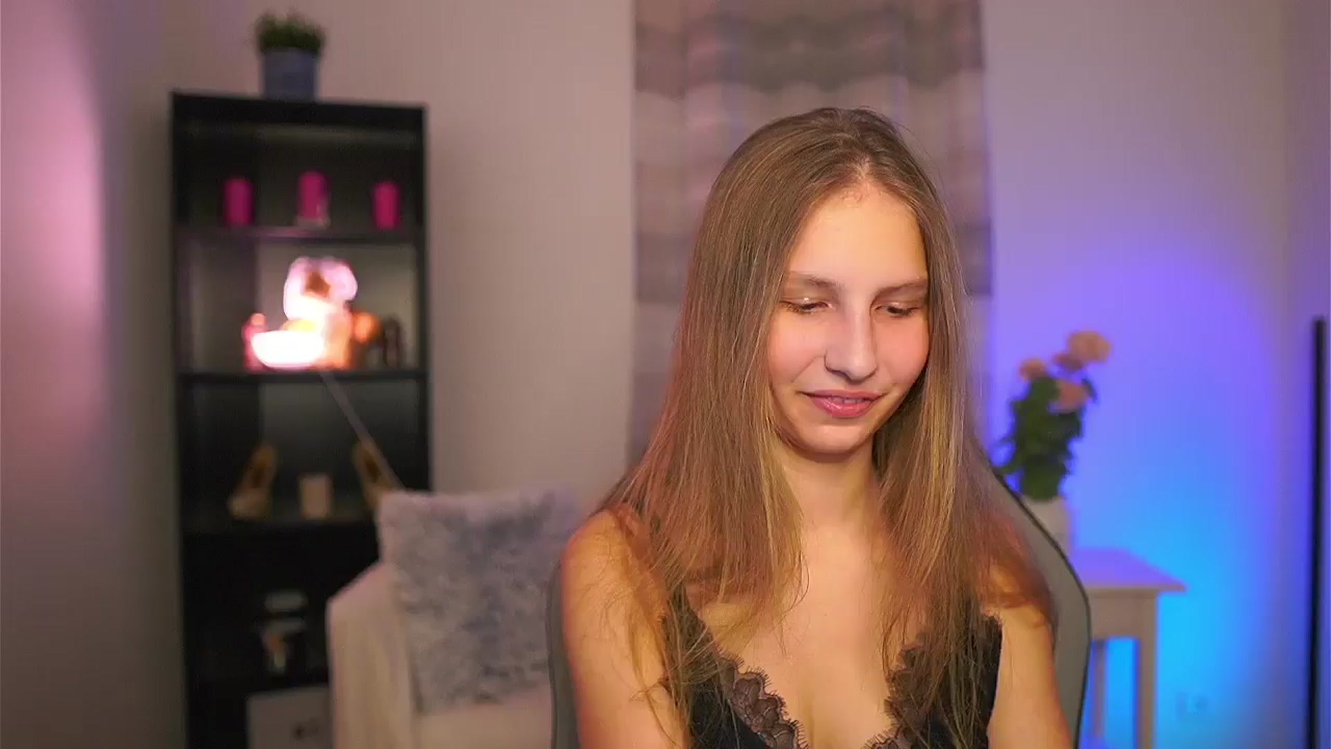 Gallery image thumbnail from Emmie_murray's myfreecams stream on, 03/20/2026, 20:25 image 4 of 20