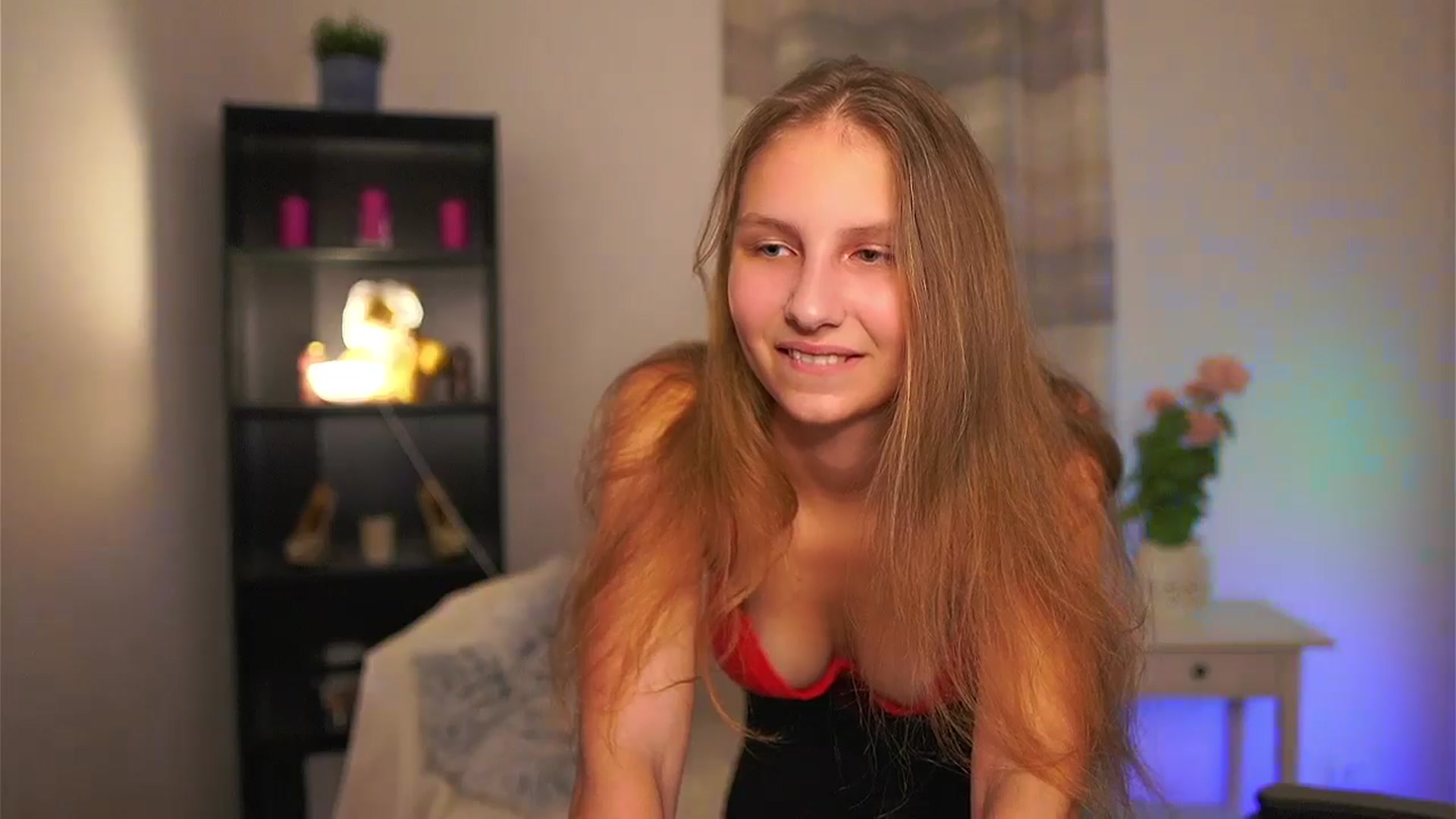 Gallery image thumbnail from Emmie_murray's myfreecams stream on, 03/21/2026, 23:01 image 11 of 20