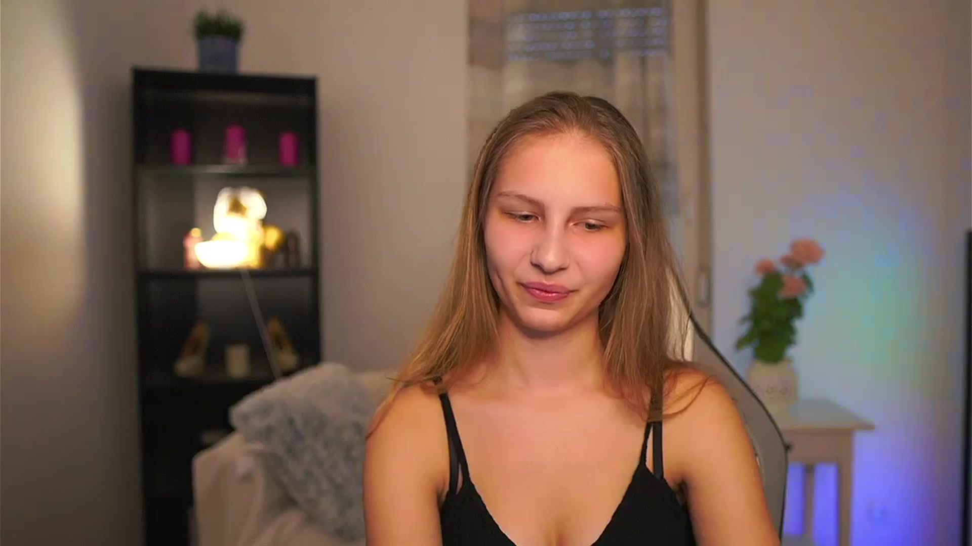 Gallery image thumbnail from Emmie_murray's myfreecams stream on, 03/28/2026, 16:16 image 5 of 20
