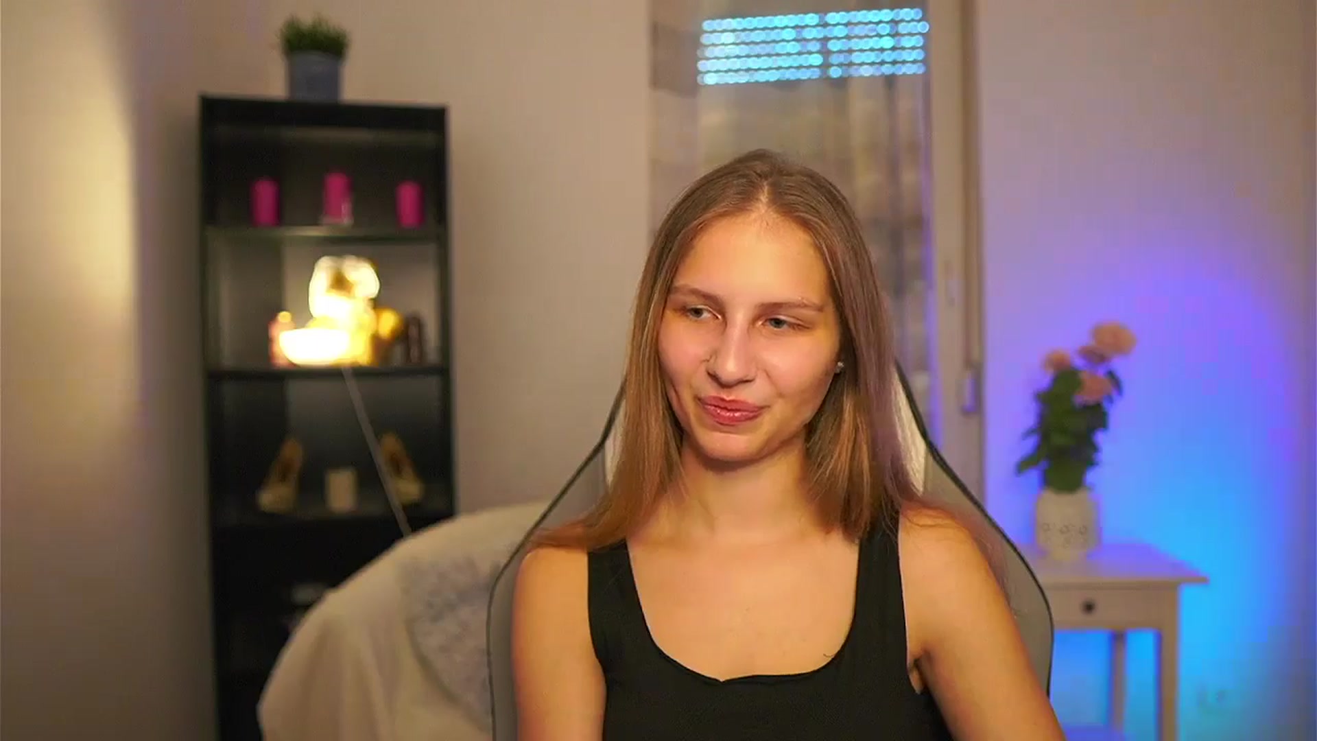 Gallery image thumbnail from Emmie_murray's myfreecams stream on, 04/01/2026, 14:27 image 7 of 20