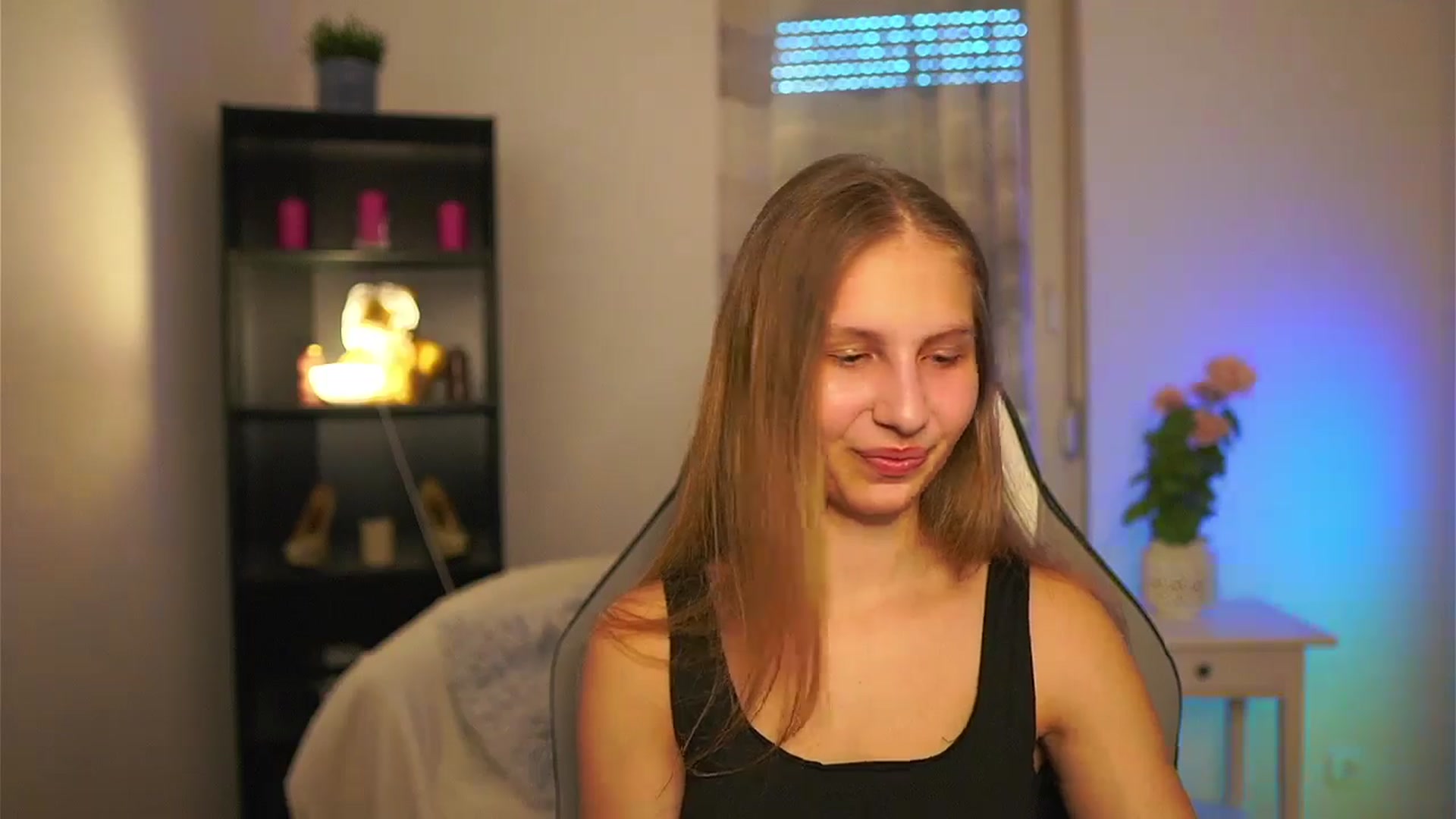 Gallery image thumbnail from Emmie_murray's myfreecams stream on, 04/01/2026, 14:27 image 6 of 20