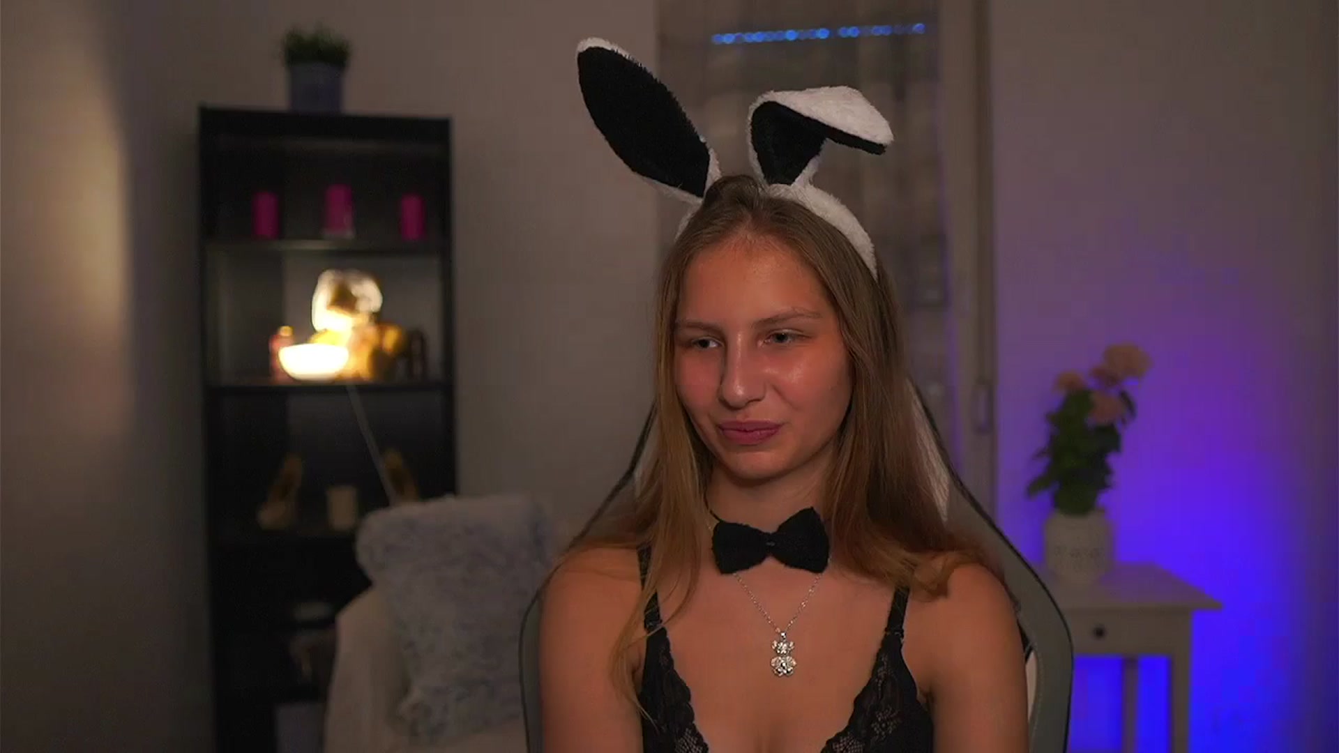 Gallery image thumbnail from Emmie_murray's myfreecams stream on, 04/05/2026, 17:08 image 7 of 20