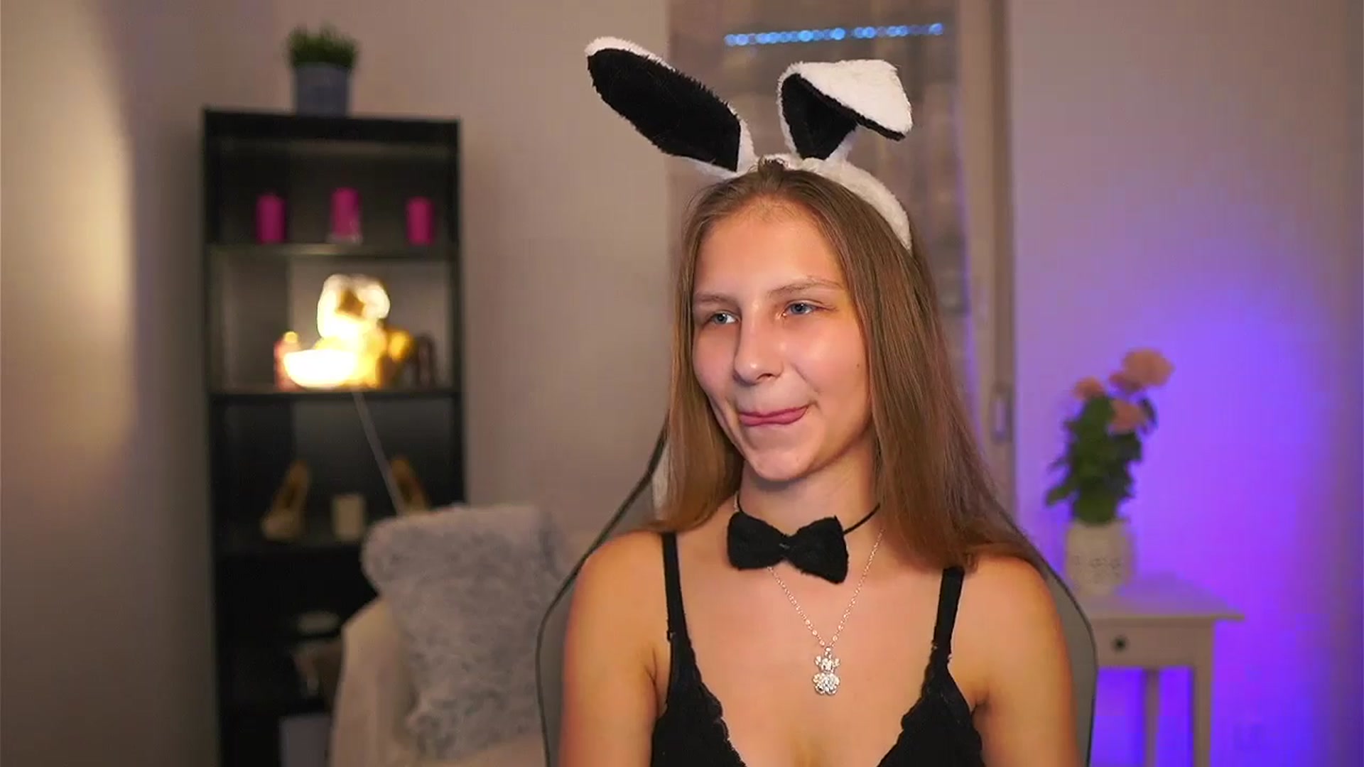 Gallery image thumbnail from Emmie_murray's myfreecams stream on, 04/05/2026, 17:08 image 4 of 20