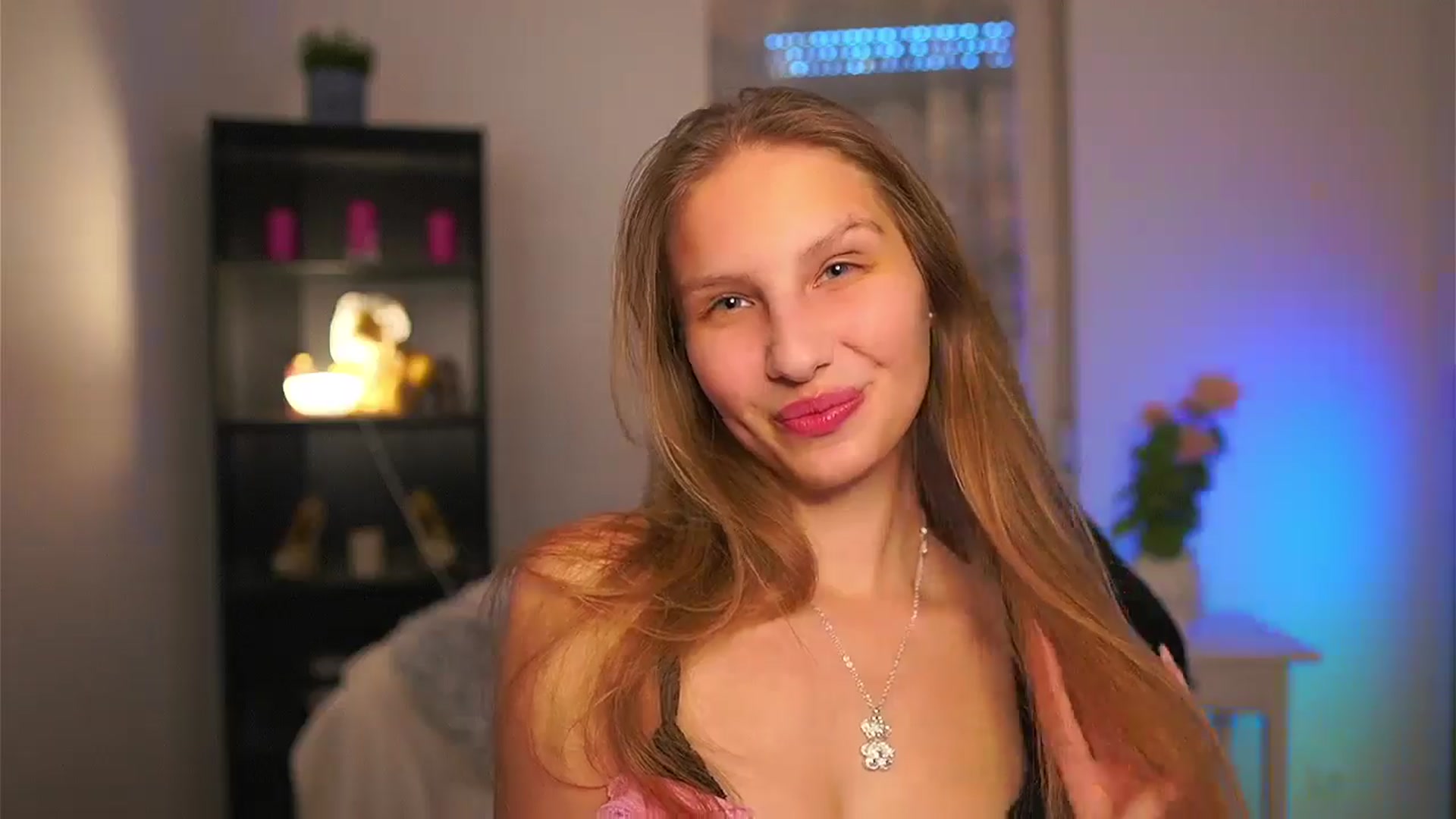 Gallery image thumbnail from Emmie_murray's myfreecams stream on, 04/08/2026, 14:37 image 7 of 20