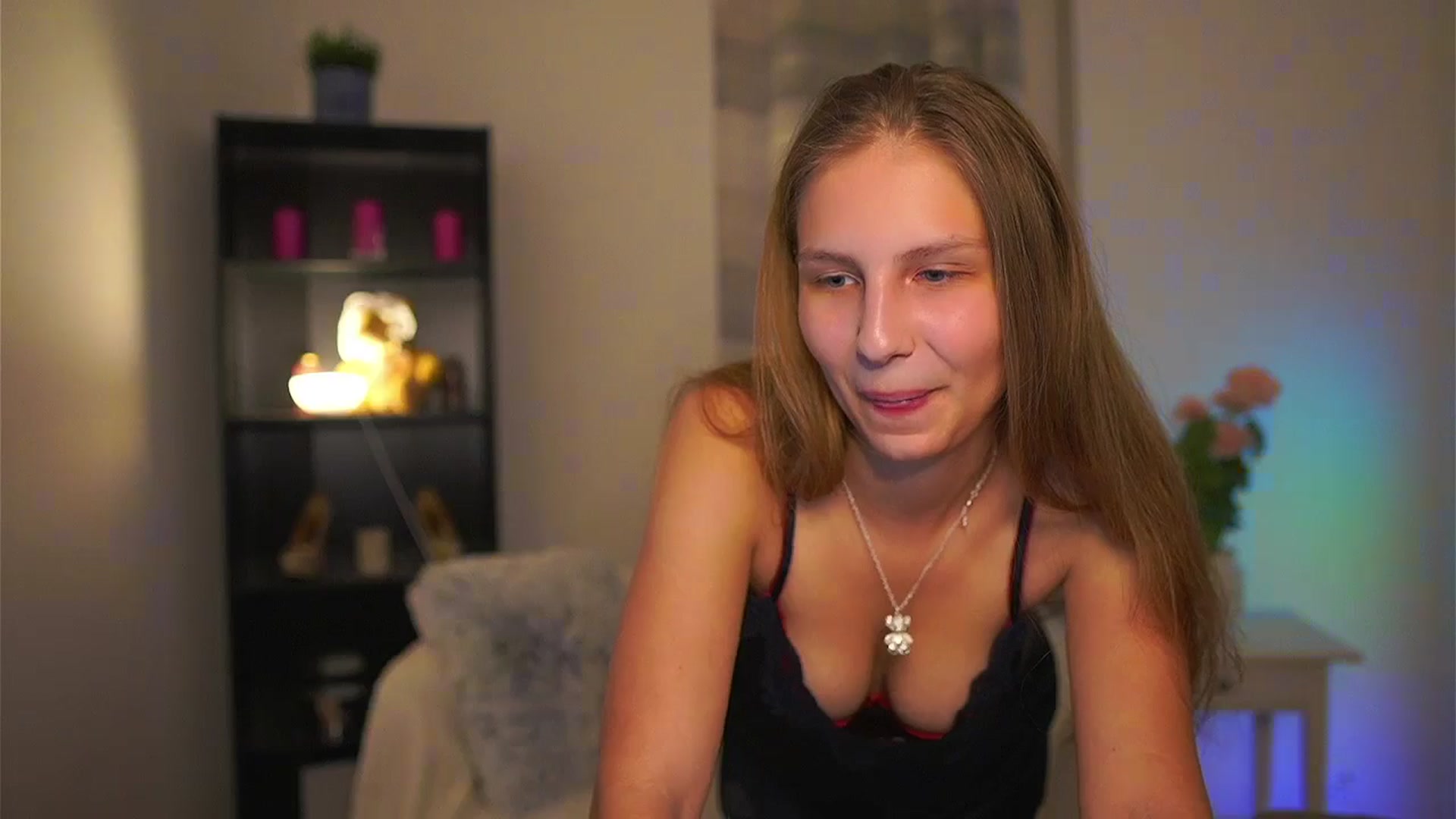 Gallery image thumbnail from Emmie_murray's myfreecams stream on, 04/09/2026, 21:17 image 15 of 20