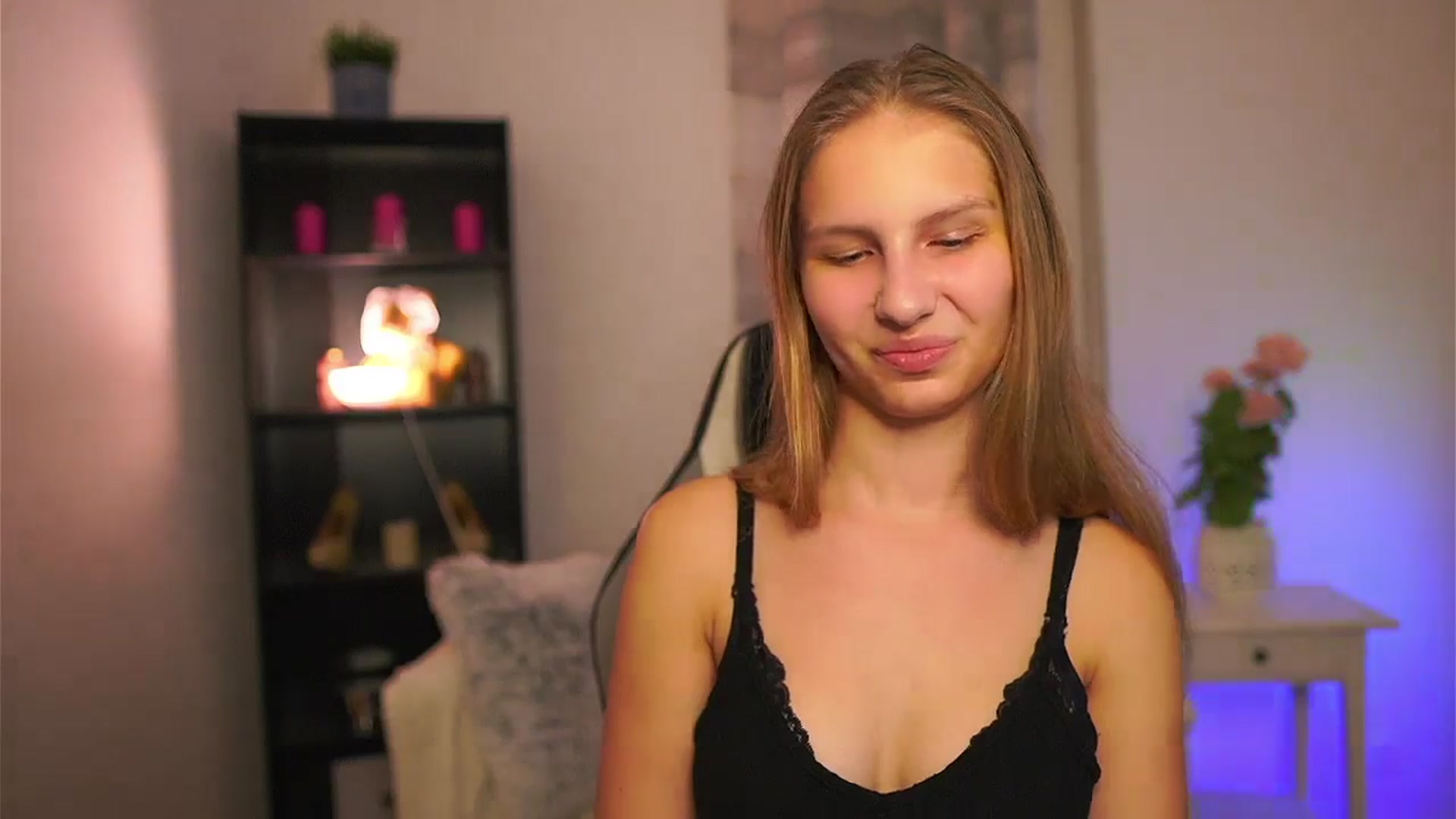 Gallery image thumbnail from Emmie_murray's myfreecams stream on, 04/11/2026, 22:29 image 16 of 20