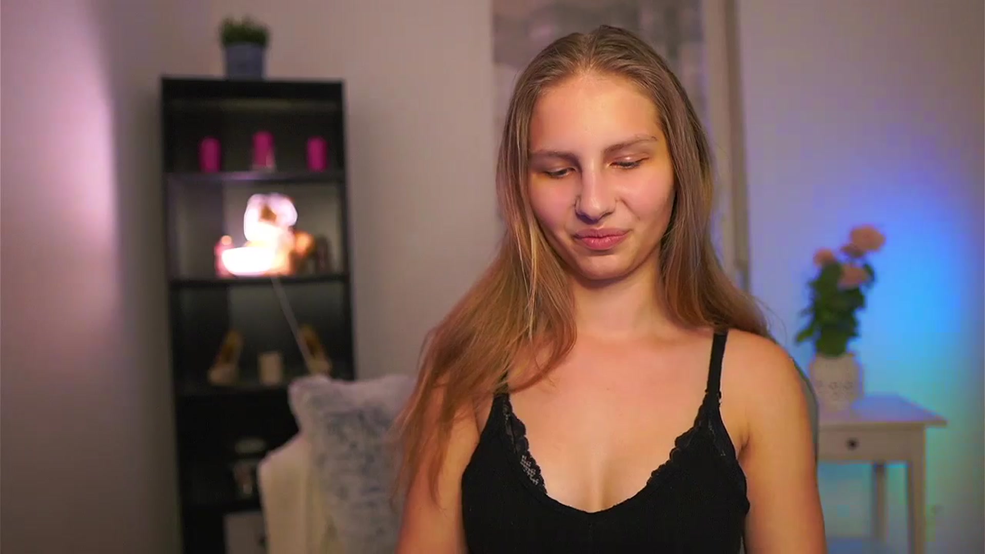 Gallery image thumbnail from Emmie_murray's myfreecams stream on, 04/11/2026, 22:29 image 5 of 20