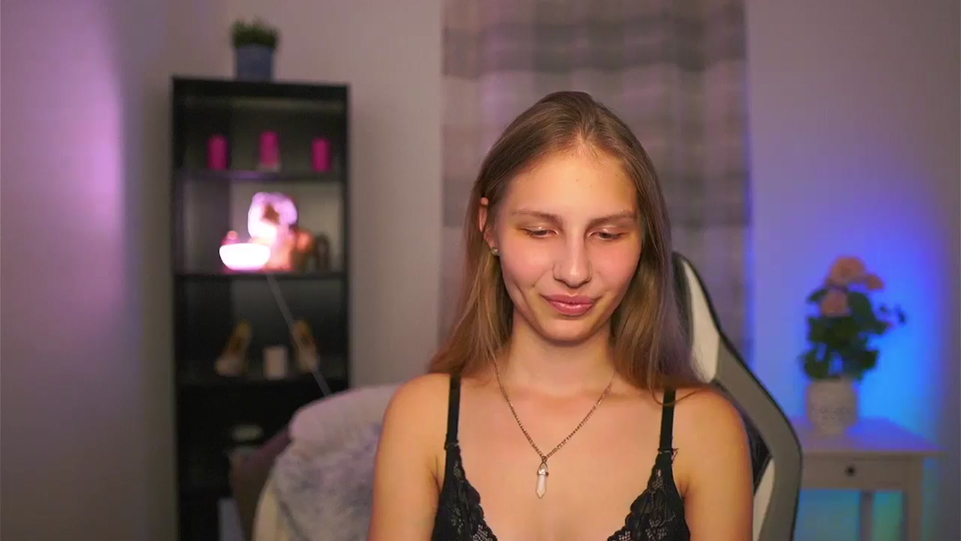 Gallery image thumbnail from Emmie_murray's myfreecams stream on, 05/08/2026, 22:31 image 19 of 20