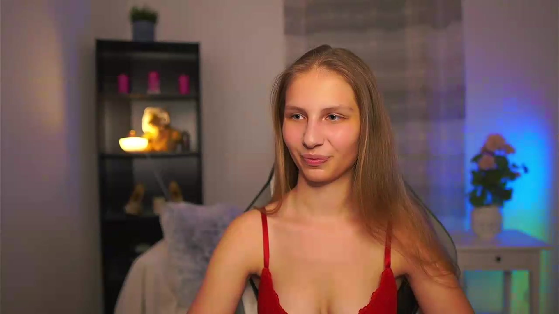 Gallery image thumbnail from Emmie_murray's myfreecams stream on, 05/23/2026, 19:58 image 13 of 20