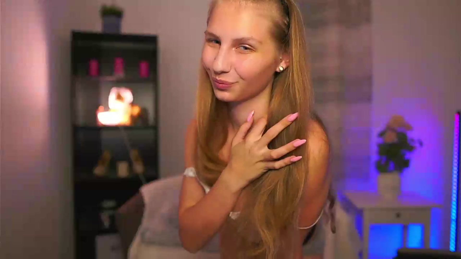 Gallery image thumbnail from Emmie_murray's myfreecams stream on, 05/24/2026, 17:39 image 20 of 20