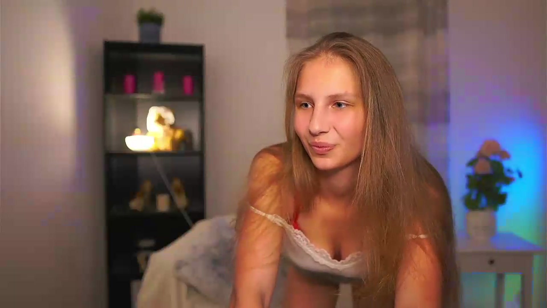 Gallery image thumbnail from Emmie_murray's myfreecams stream on, 05/28/2026, 22:53 image 4 of 20