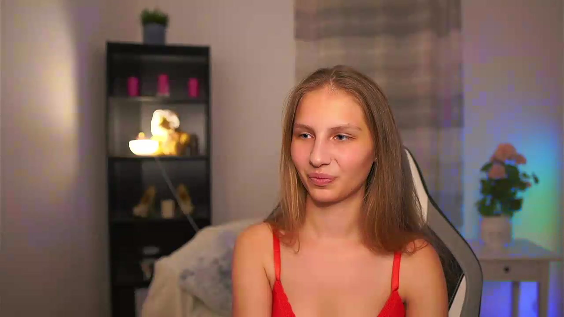 Gallery image thumbnail from Emmie_murray's myfreecams stream on, 05/28/2026, 22:53 image 11 of 20