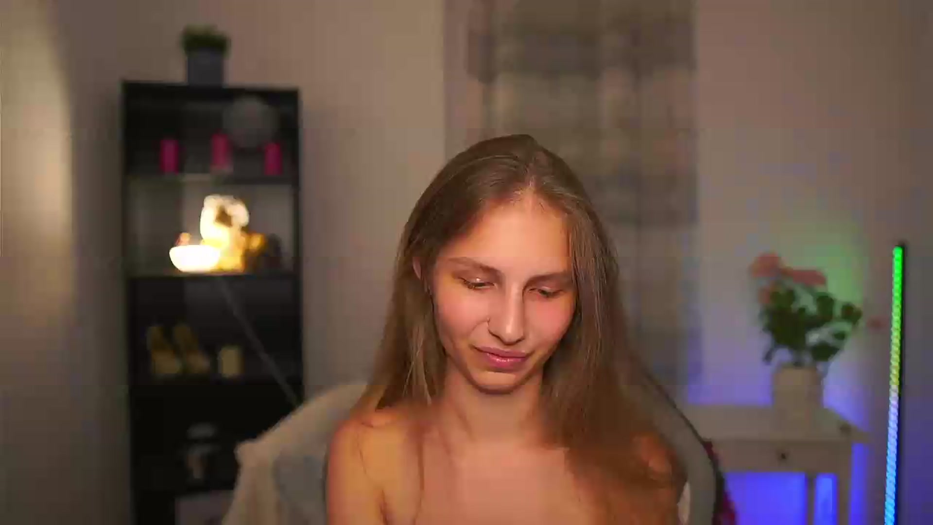 Gallery image thumbnail from Emmie_murray's myfreecams stream on, 06/11/2026, 22:19 image 17 of 20