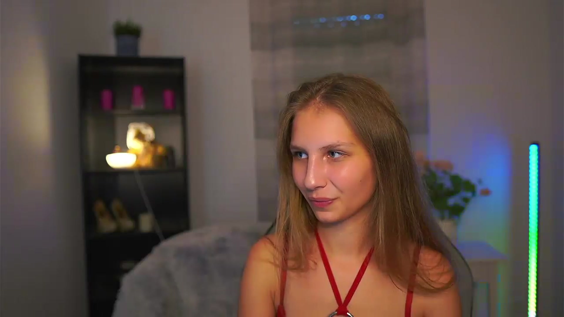 Gallery image thumbnail from Emmie_murray's myfreecams stream on, 07/01/2026, 13:49 image 4 of 20