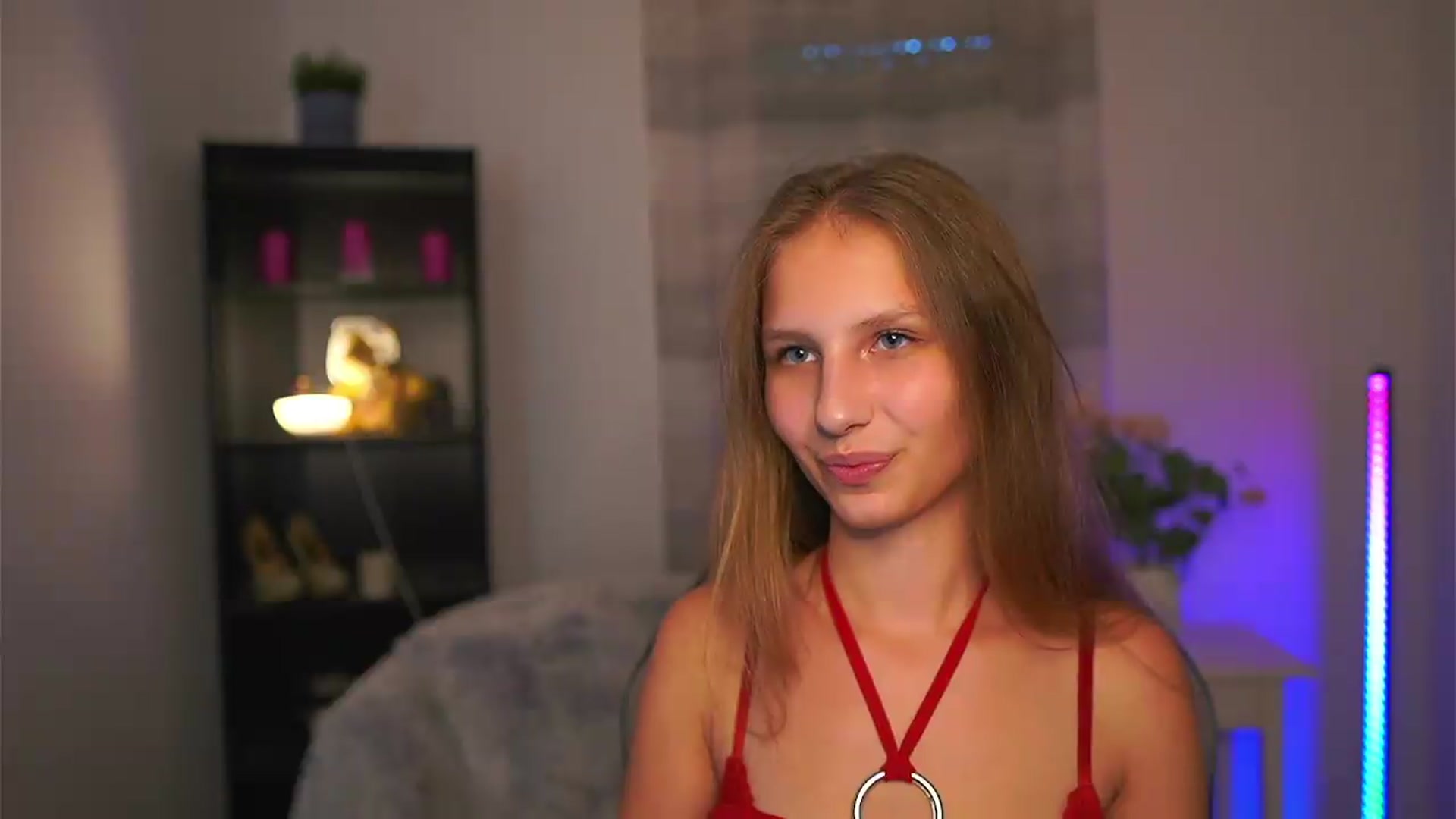 Gallery image thumbnail from Emmie_murray's myfreecams stream on, 07/01/2026, 13:49 image 12 of 20