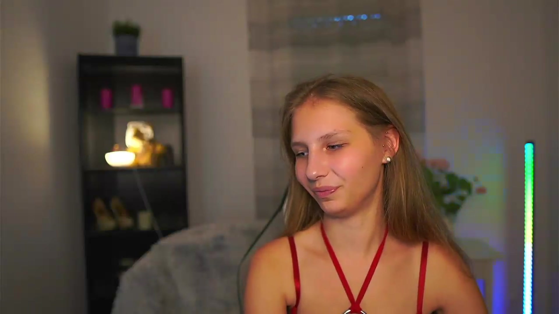 Gallery image thumbnail from Emmie_murray's myfreecams stream on, 07/01/2026, 13:49 image 7 of 20