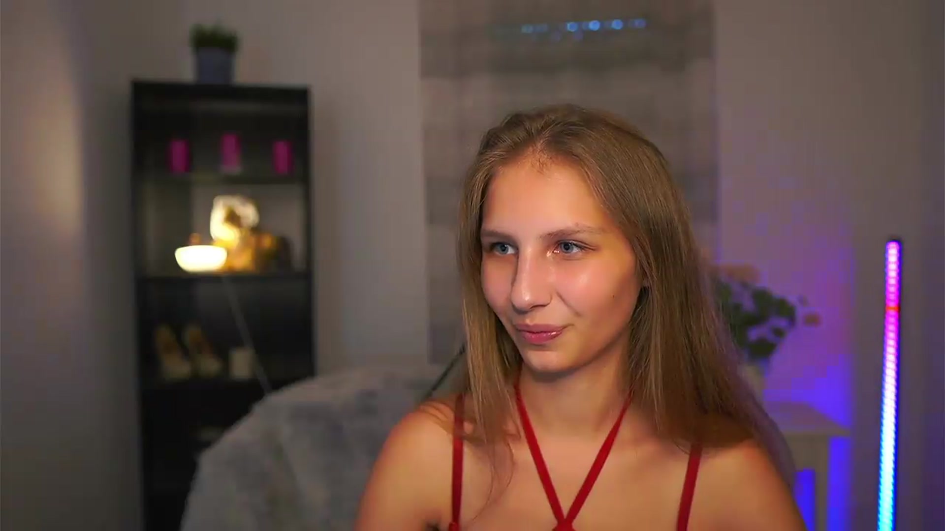Gallery image thumbnail from Emmie_murray's myfreecams stream on, 07/01/2026, 13:49 image 2 of 20