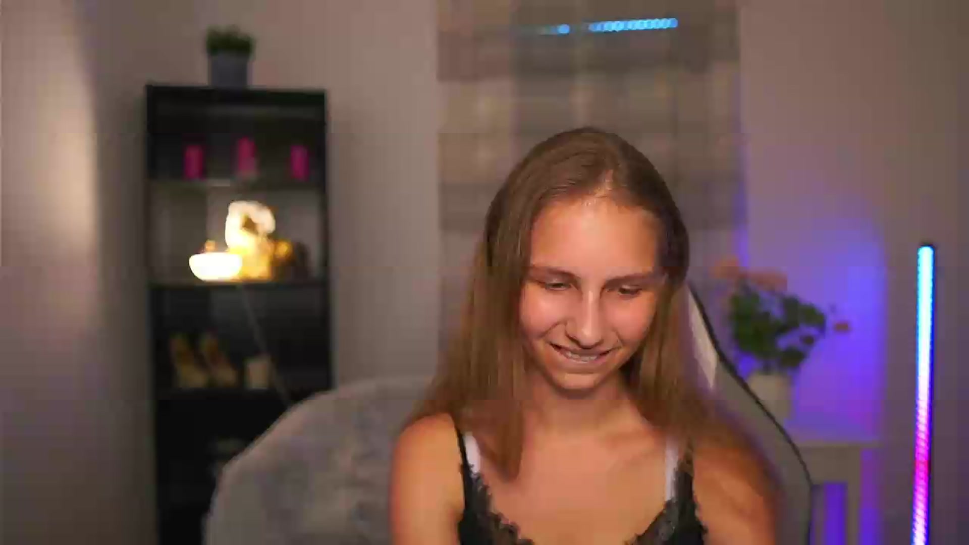 Gallery image thumbnail from Emmie_murray's myfreecams stream on, 07/02/2026, 16:51 image 1 of 20