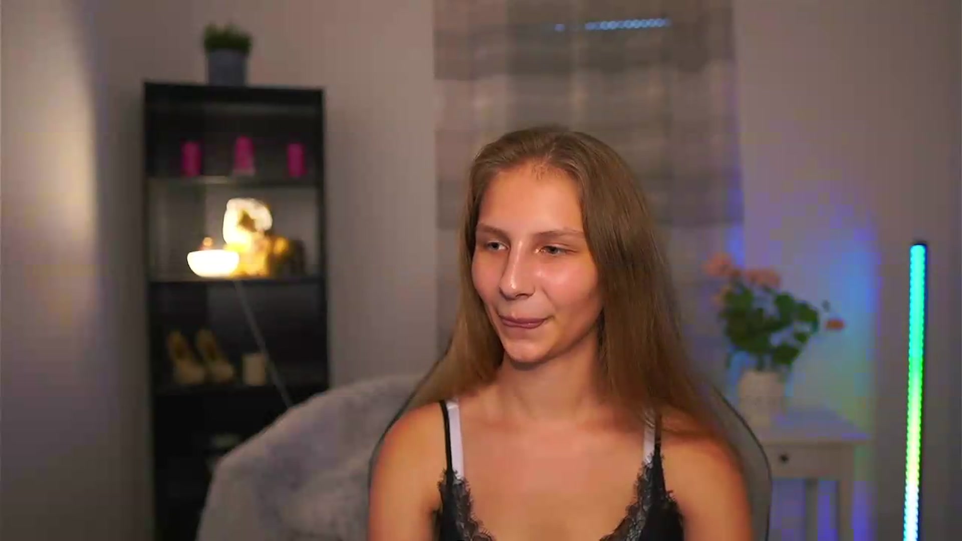 Gallery image thumbnail from Emmie_murray's myfreecams stream on, 07/02/2026, 18:01 image 5 of 20
