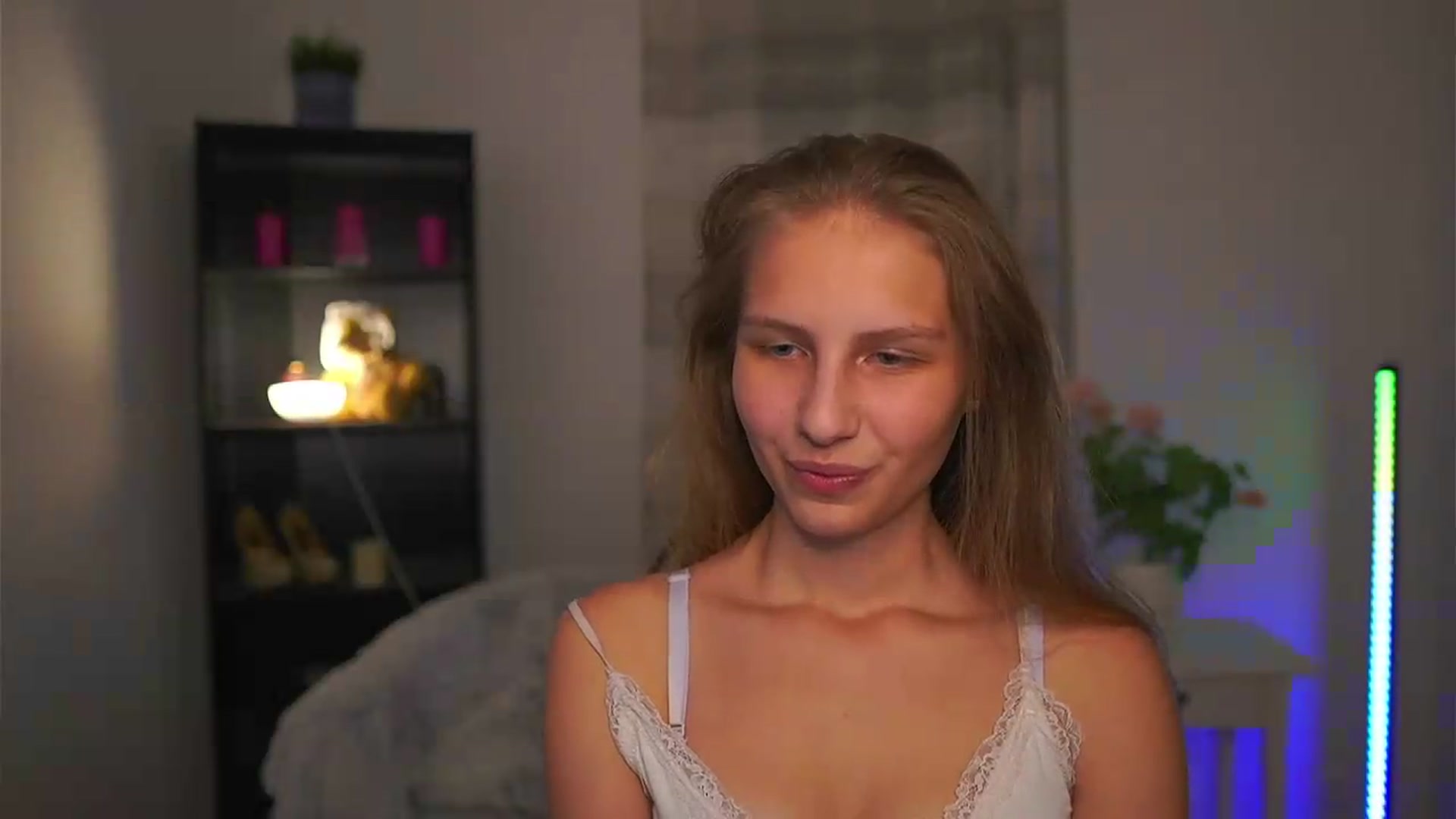 Gallery image thumbnail from Emmie_murray's myfreecams stream on, 07/03/2026, 20:02 image 8 of 20
