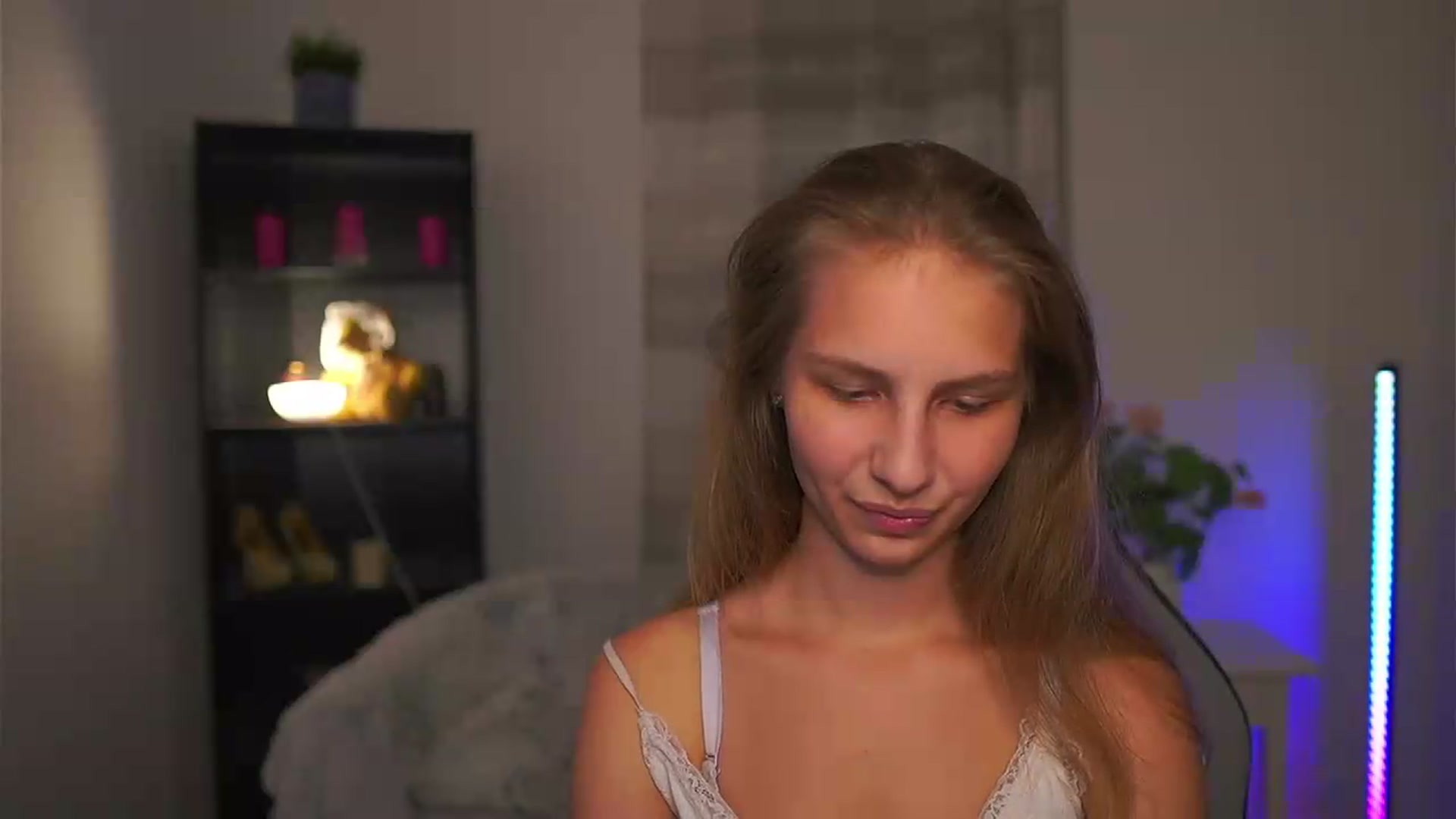 Gallery image thumbnail from Emmie_murray's myfreecams stream on, 07/03/2026, 20:02 image 10 of 20