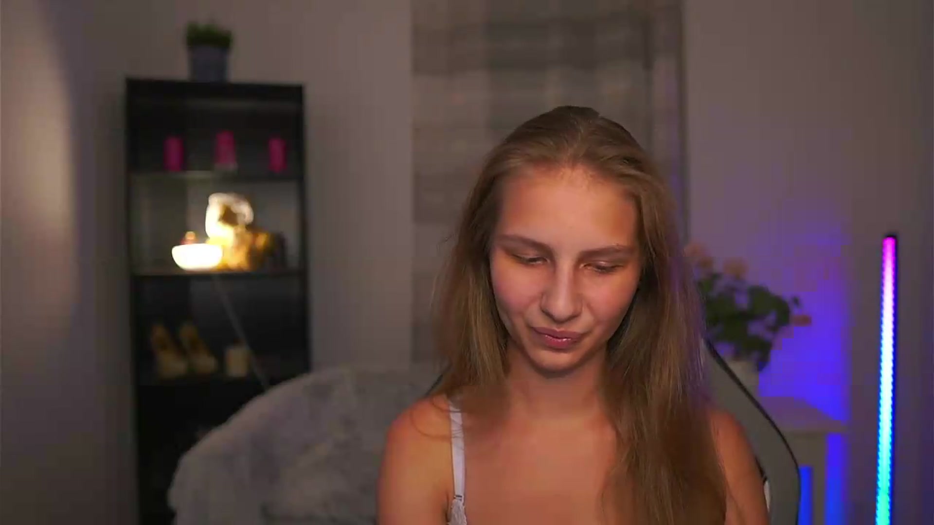 Gallery image thumbnail from Emmie_murray's myfreecams stream on, 07/03/2026, 20:02 image 20 of 20