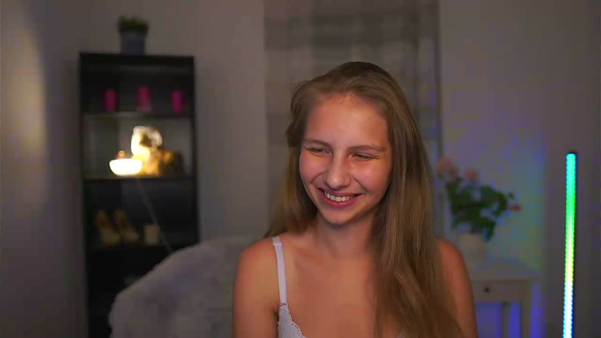 Gallery image thumbnail from Emmie_murray's myfreecams stream on, 07/03/2026, 23:02 image 5 of 20