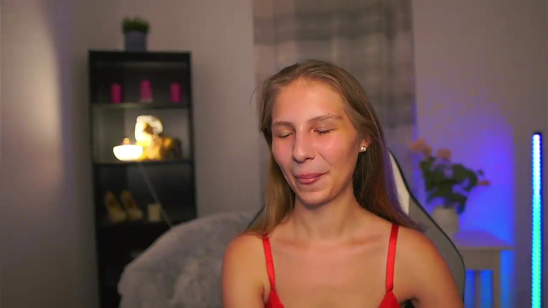 Gallery image thumbnail from Emmie_murray's myfreecams stream on, 07/04/2026, 20:51 image 17 of 20