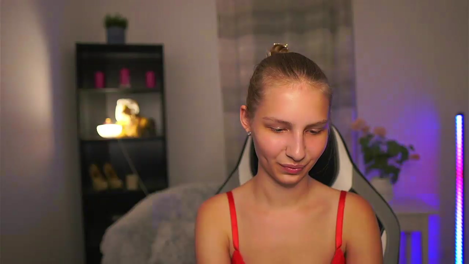 Gallery image thumbnail from Emmie_murray's myfreecams stream on, 07/04/2026, 21:47 image 20 of 20