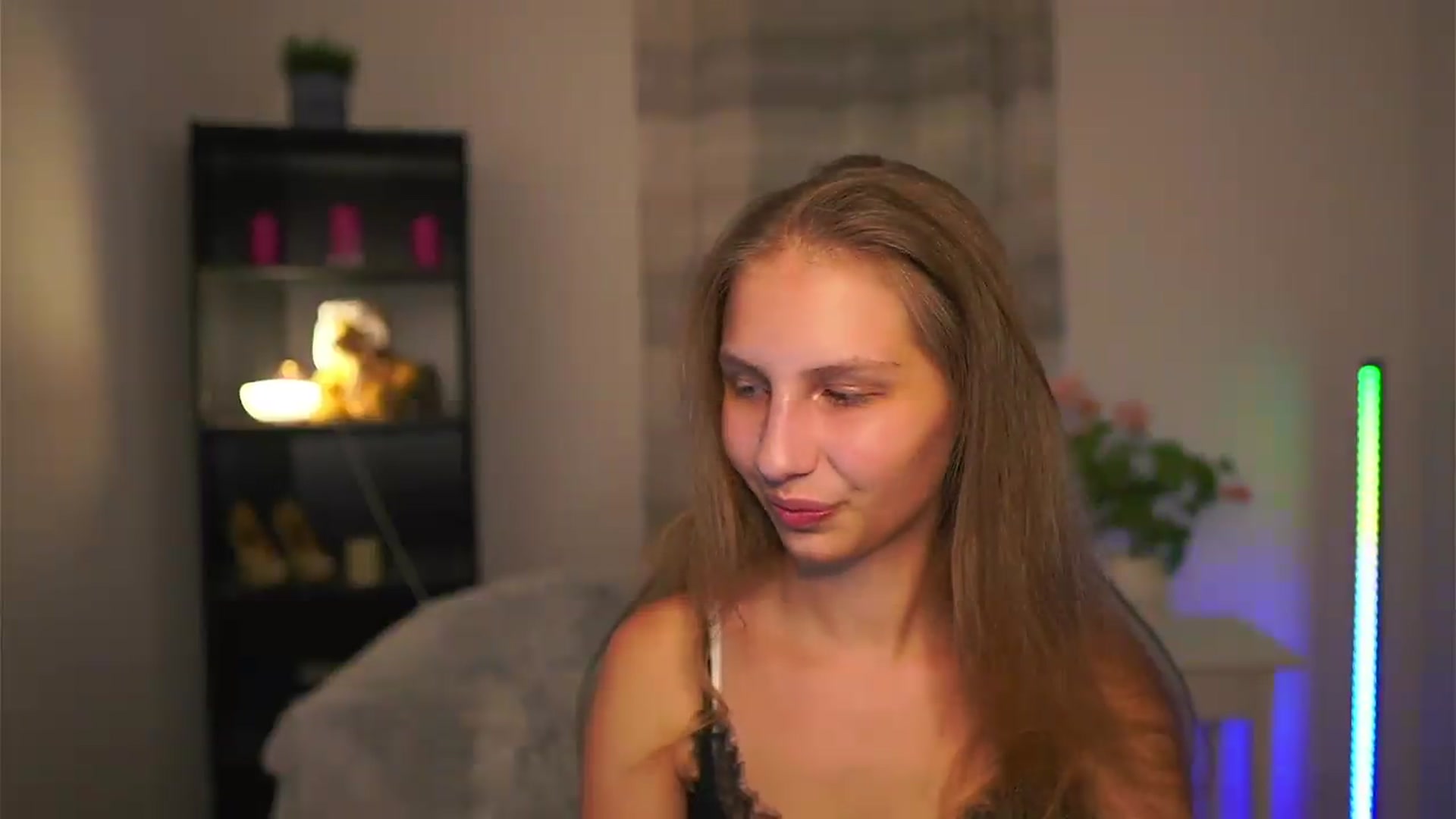 Gallery image thumbnail from Emmie_murray's myfreecams stream on, 07/05/2026, 19:22 image 15 of 20