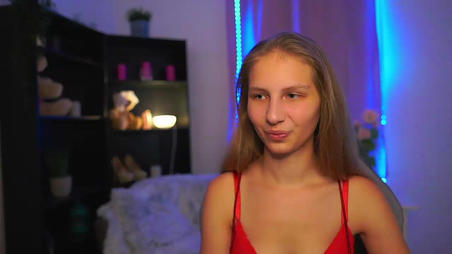 Gallery image thumbnail from Emmie_murray's myfreecams stream on, 07/07/2026, 19:36 image 10 of 20