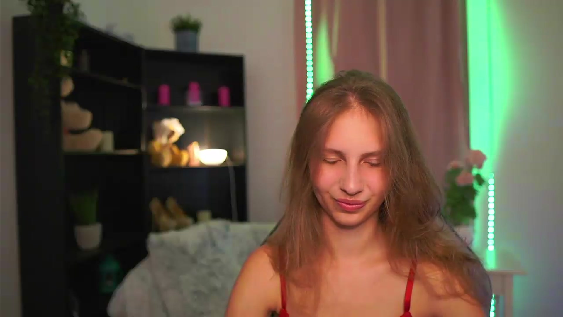 Gallery image thumbnail from Emmie_murray's myfreecams stream on, 07/11/2026, 21:51 image 7 of 20