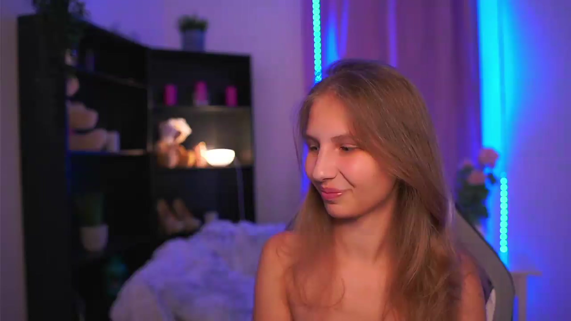 Gallery image thumbnail from Emmie_murray's myfreecams stream on, 07/11/2026, 22:33 image 11 of 20