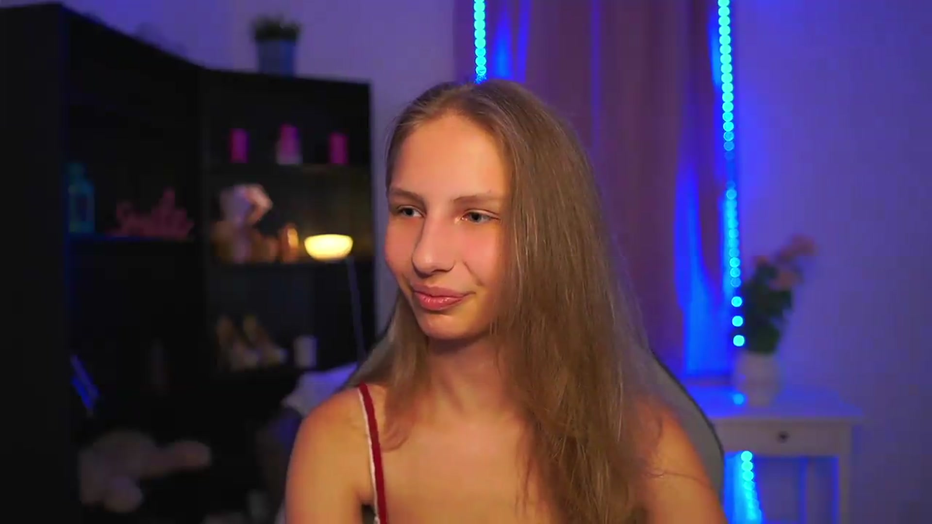 Gallery image thumbnail from Emmie_murray's myfreecams stream on, 07/23/2026, 20:49 image 3 of 20