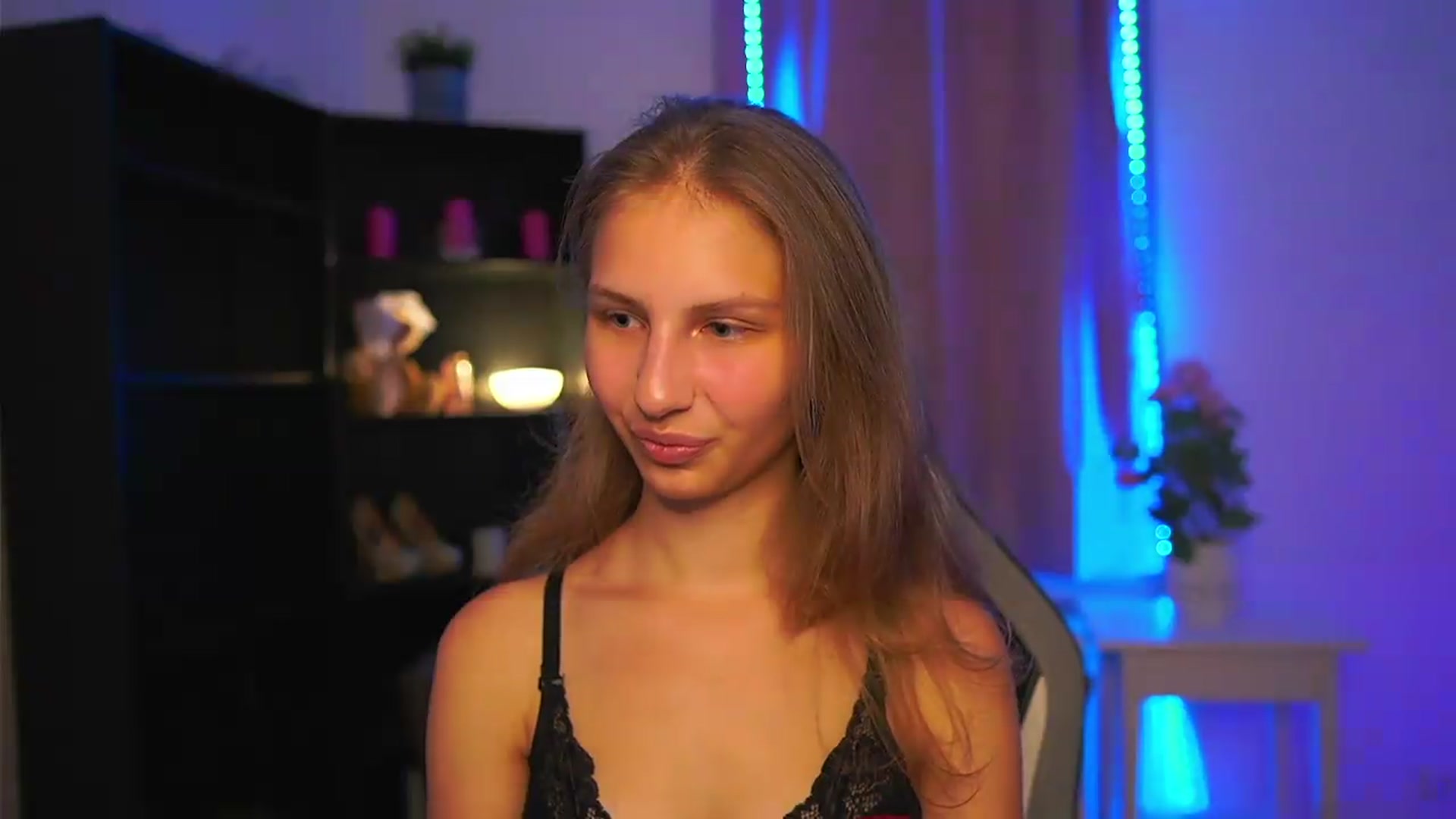 Gallery image thumbnail from Emmie_murray's myfreecams stream on, 07/26/2026, 22:54 image 20 of 20